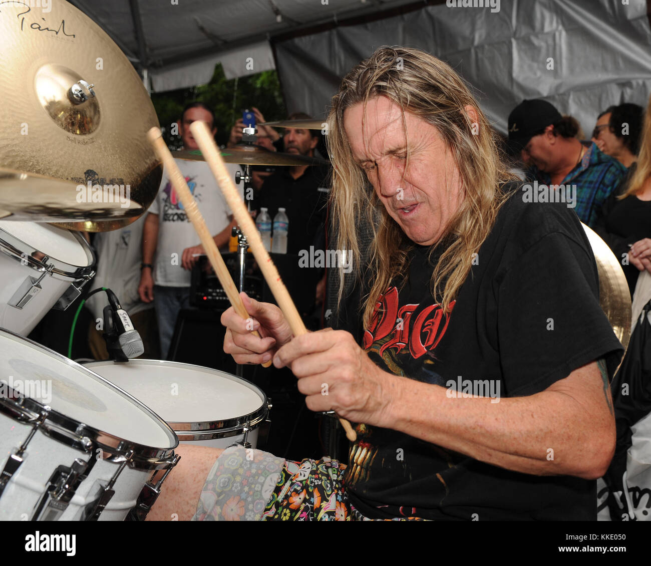 Coconut Creek Fl December 05 Nicko Mcbrain Of Iron Maiden Stock Photo Alamy Coconut Creek Fl December 05 Nicko Mcbrain Of Iron Maiden Stock Photo Alamy