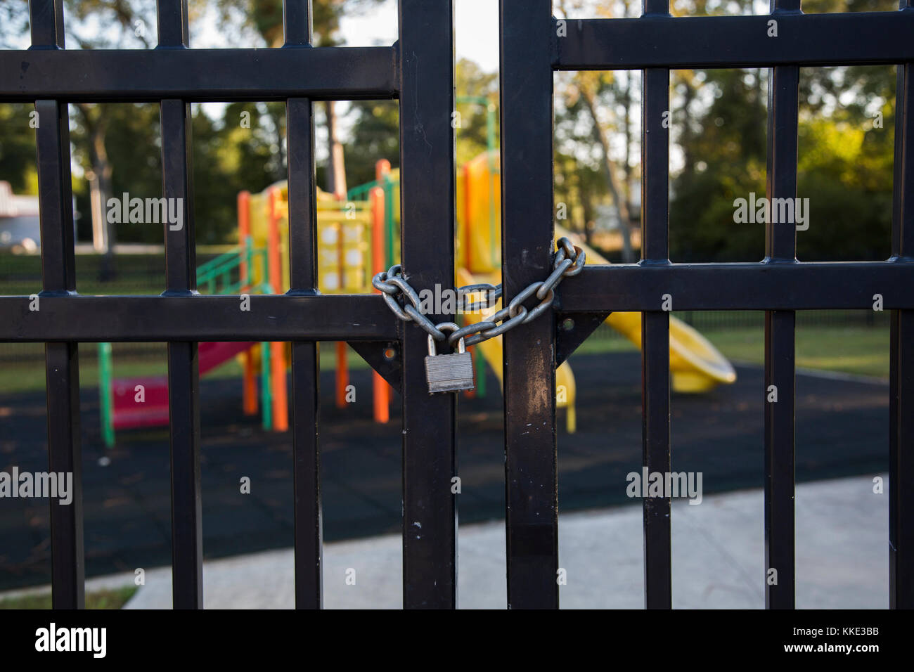 Low income housing hi-res stock photography and images - Alamy