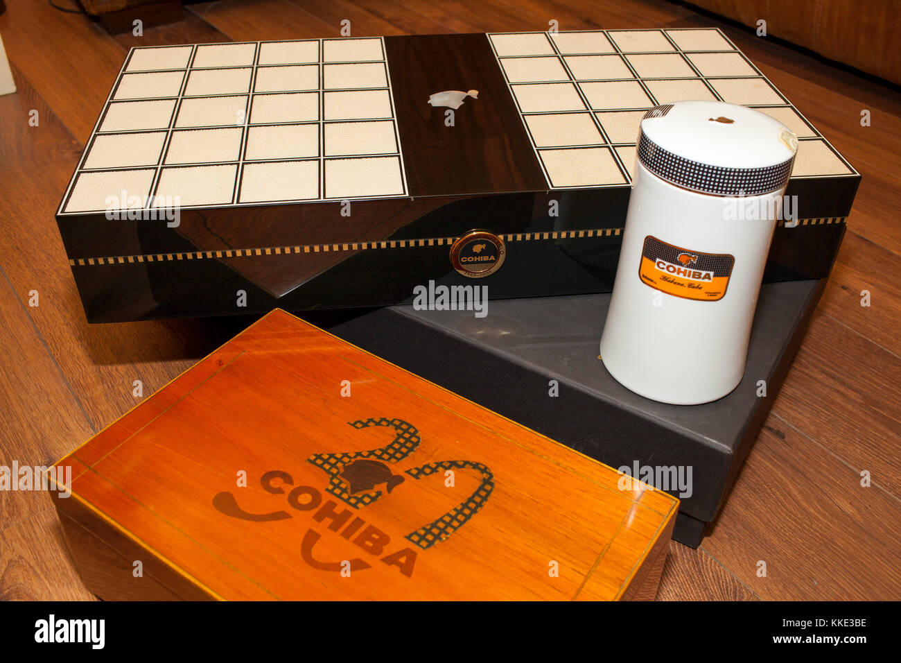 Cohiba 30th Jar Cohiba 30th Anniversary Humidor Cohiba 40th Elie Bleu Humidor Stock Photo Alamy