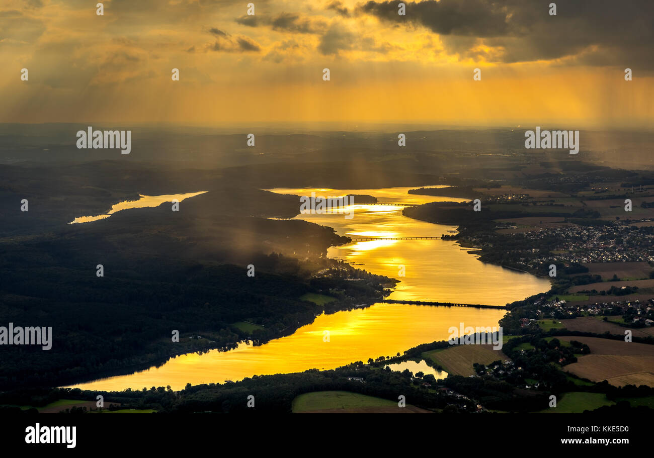 the golden evening sun is reflected in the Möhnesee, Möhne, Moehnesee, reservoir, water reservoir, Herbststimmung, Möhnesee, Sauerland, North Rhine-We Stock Photo