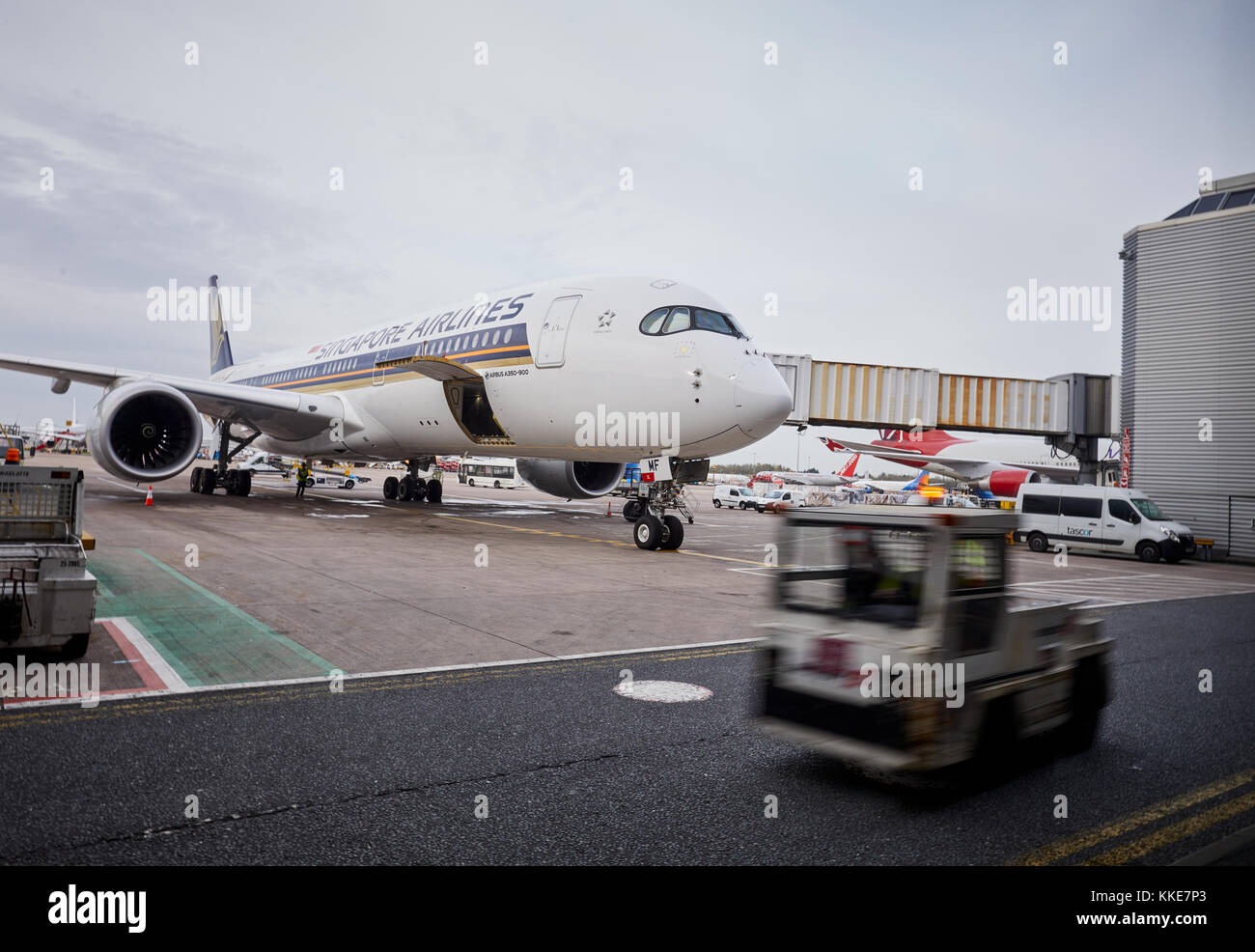 Singapore Airlines Airbus A350 loading freight cargo into the hold  at Manchester Airport Stock Photo