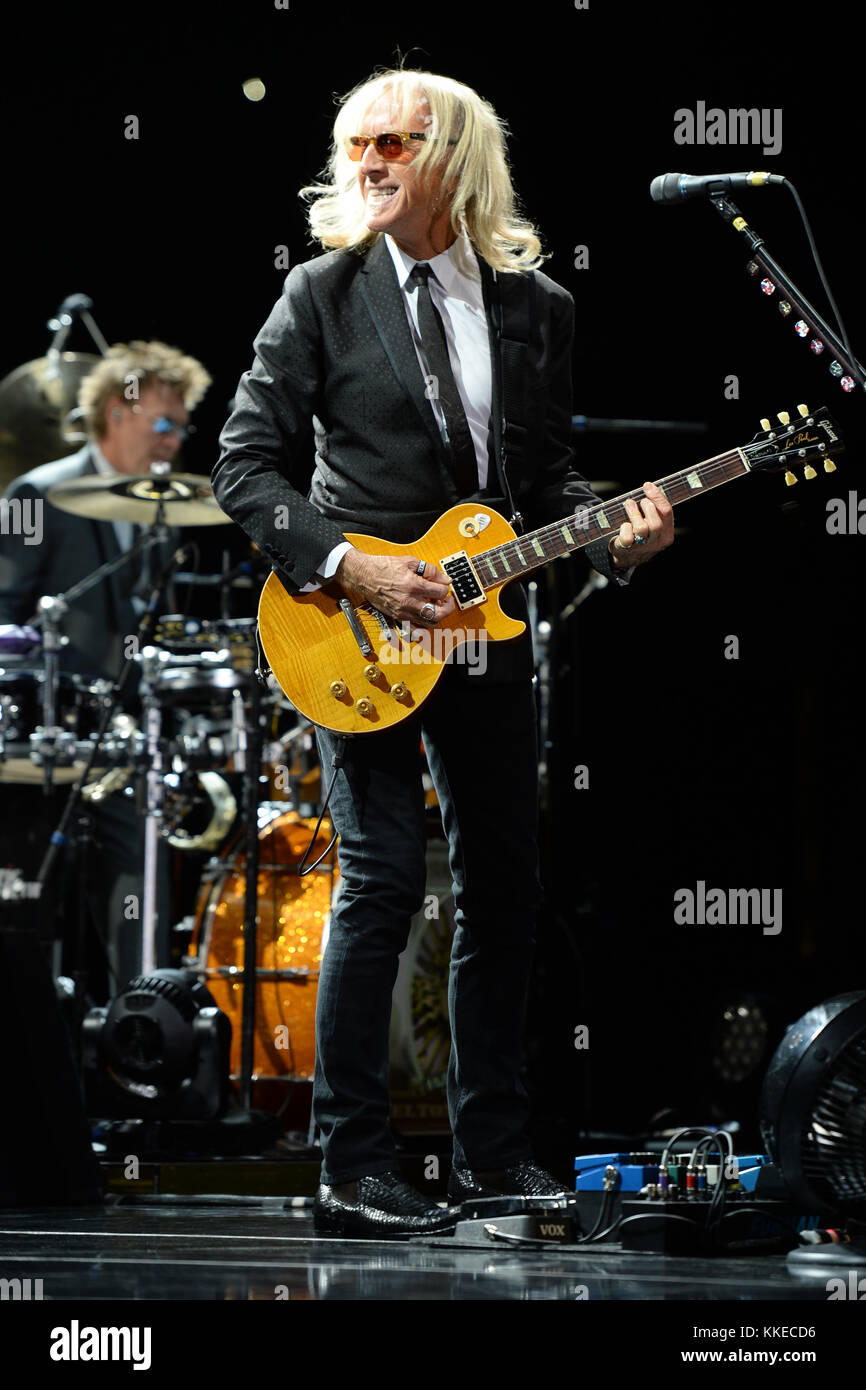 Davey johnstone hi-res stock photography and images - Alamy