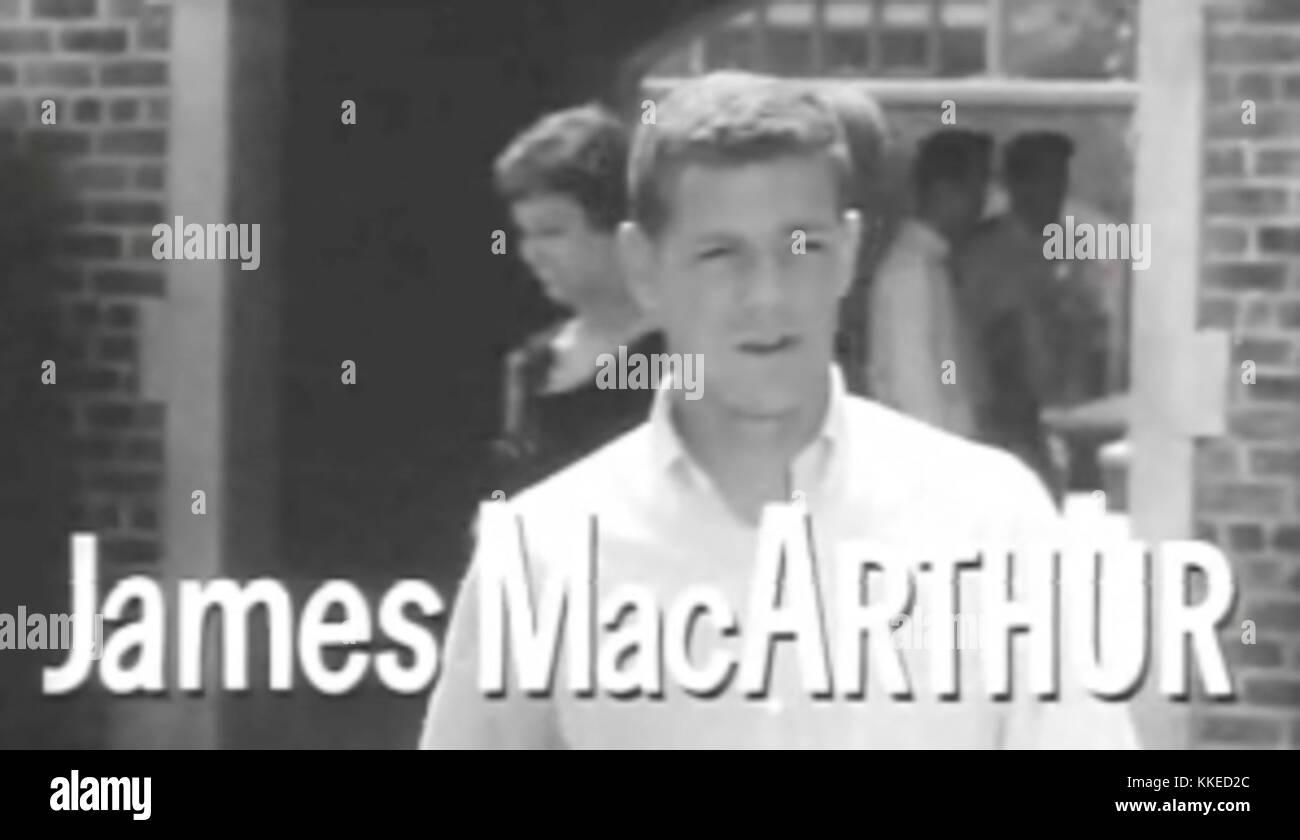 is james macarthur still alive