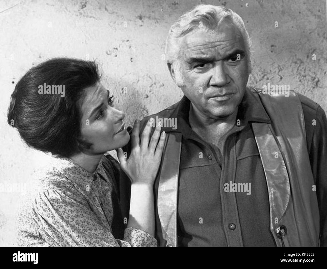 Lorne Greene Diane Baker Bonanza 1967 Stock Photo Alamy