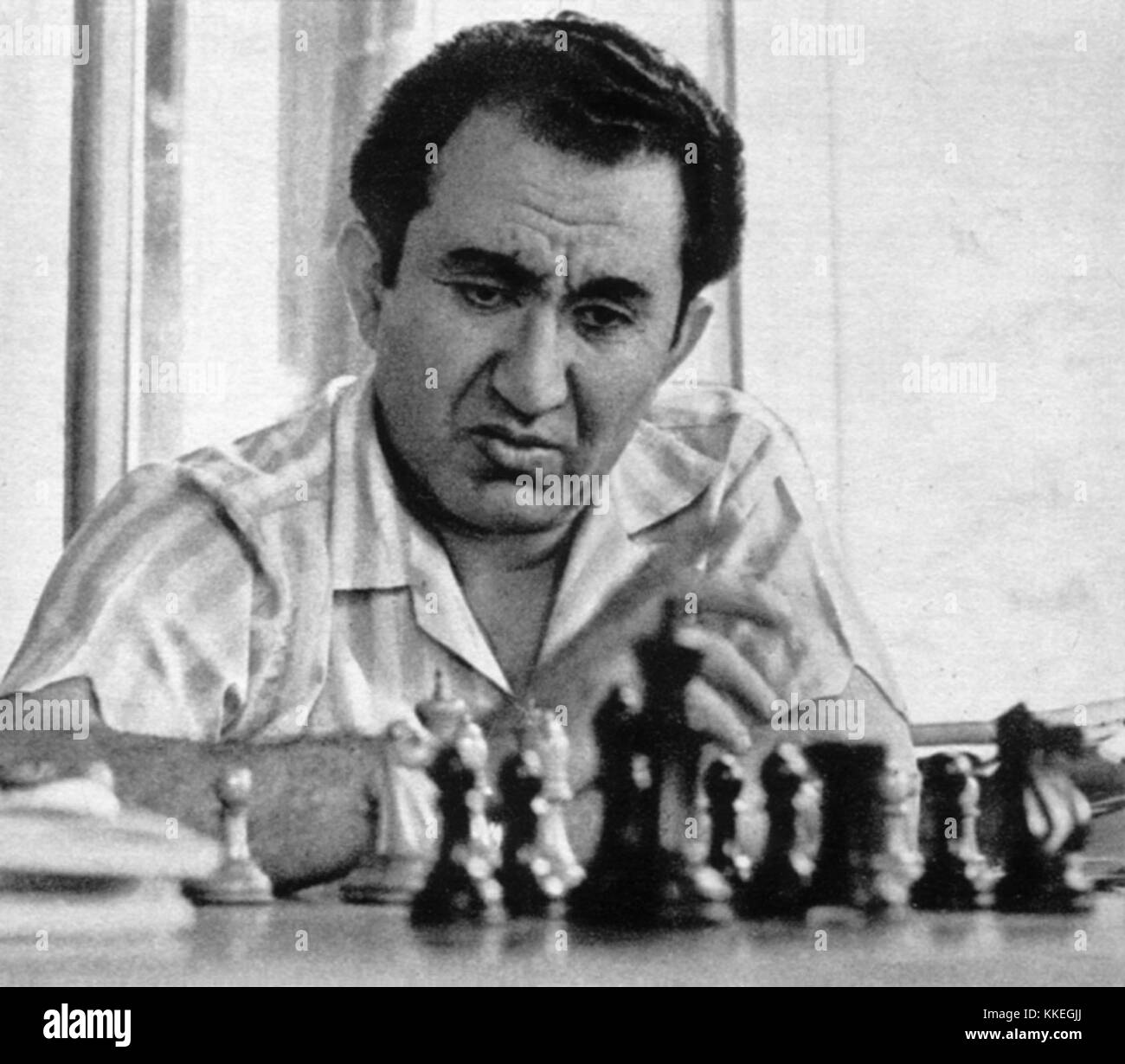 Tigran V Petrosian vs Robert James Fischer (1958)