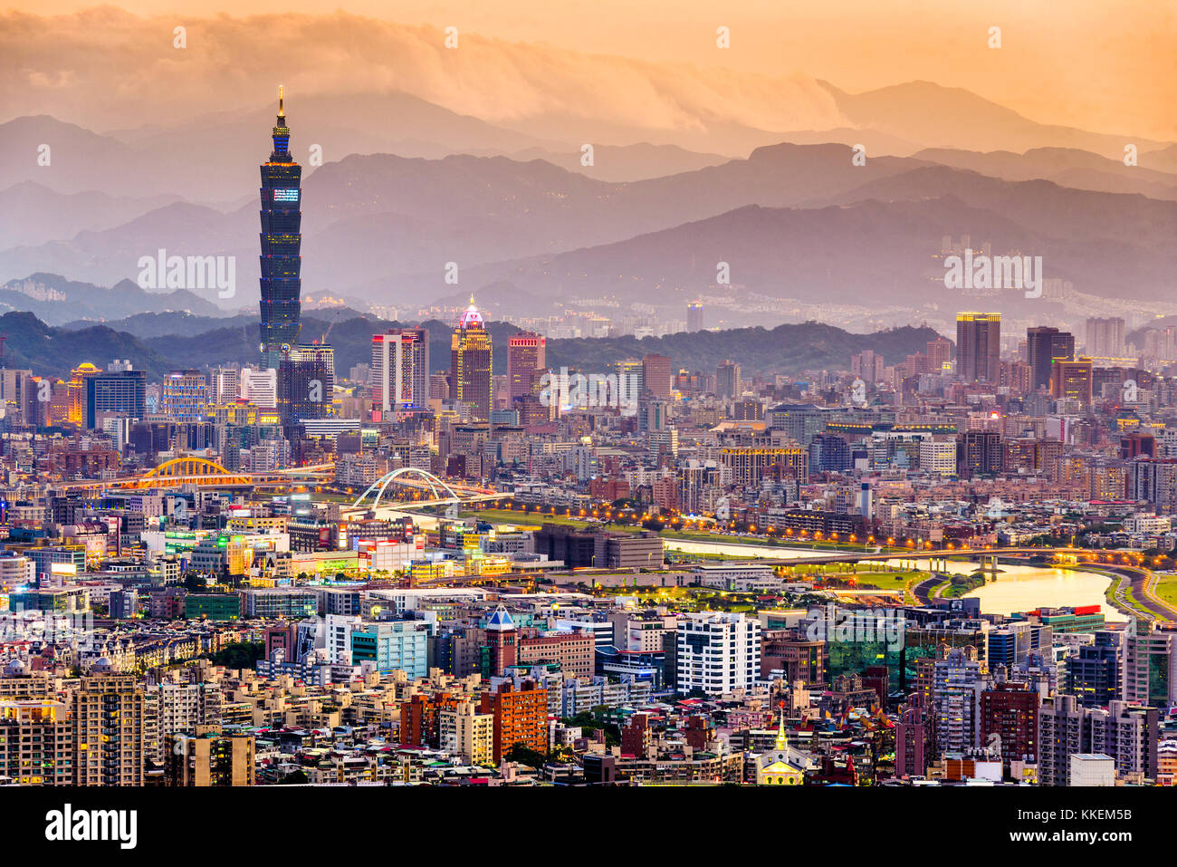 Taipei Taiwan Skyline At Dusk Stock Photo Alamy