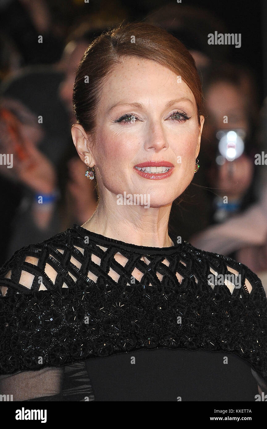 Julianne Moore attends the World Premiere of The Hunger Games: Mockingjay  Part 1, Odeon Leicester Square, London. 10th November 2014 © Paul Treadway  Stock Photo - Alamy