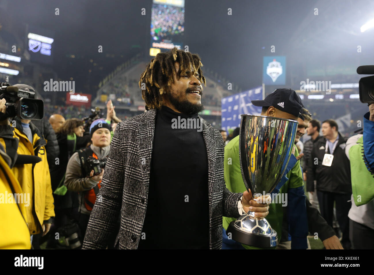 Mls cup trophy hi-res stock photography and images - Alamy