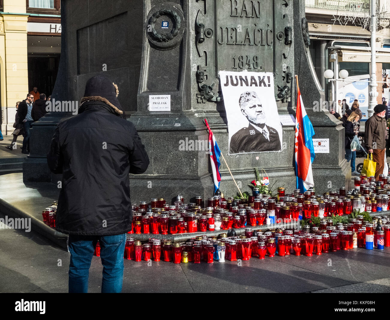 Zagreb, Croatia. 2nd Dec, 2017. In Zagreb Slobodan Praljak is celebrated as a hero. This is happening in the main square (Ban Josip Jelačić) of the capital of Croatia Credit: Marco Ciccolella/Alamy Live News Stock Photo