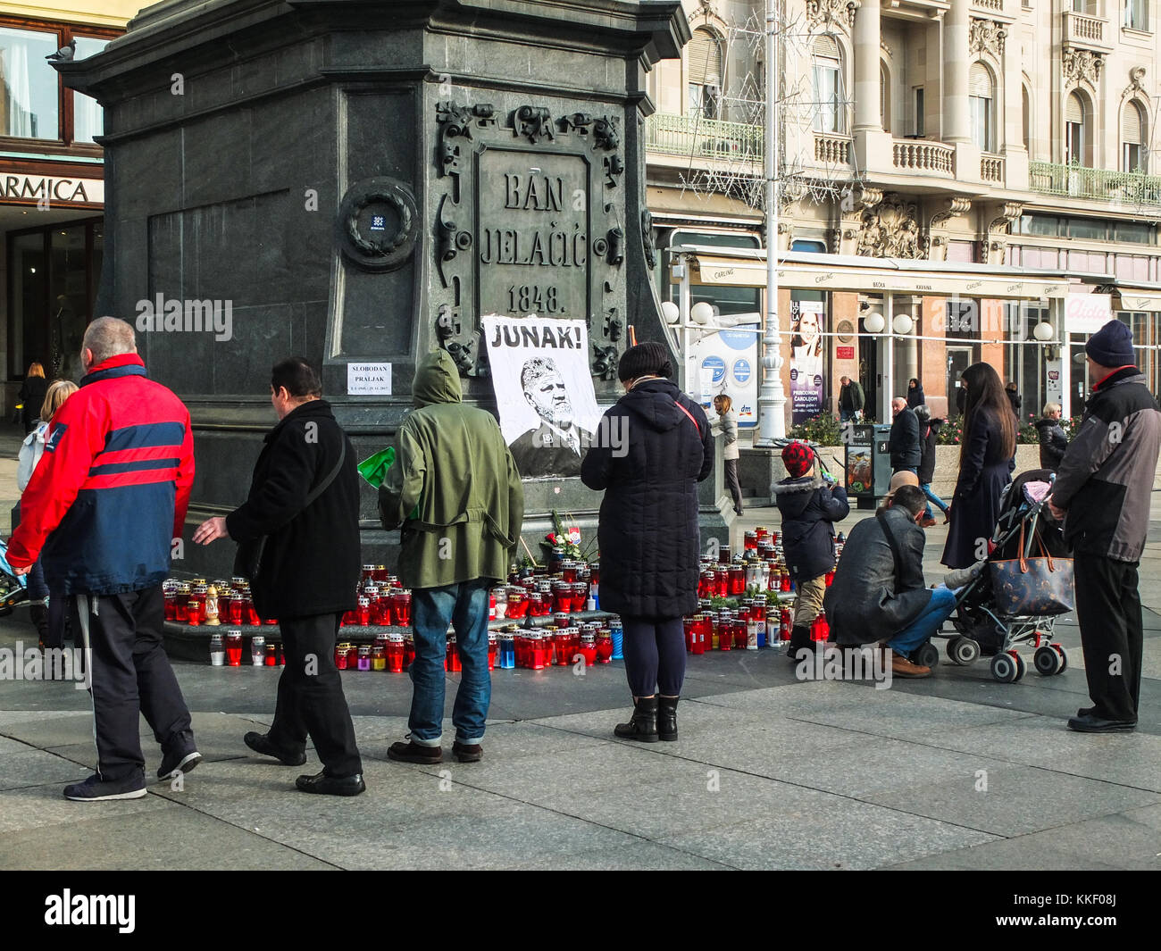 Zagreb, Croatia. 2nd Dec, 2017. In Zagreb Slobodan Praljak is celebrated as a hero. This is happening in the main square (Ban Josip Jelačić) of the capital of Croatia Credit: Marco Ciccolella/Alamy Live News Stock Photo