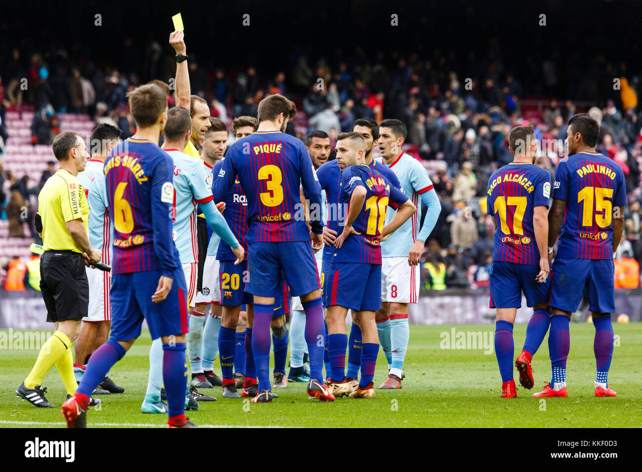 Barcelona, Spain. 02nd Dec, 2017. FC Barcelona players at the end of the match of the La Liga between FC Barcelona and RC Celta at Camp Nou. The match ended in a draw 2-2. Credit: Joan Gosa Badia/Alamy Live News Stock Photo