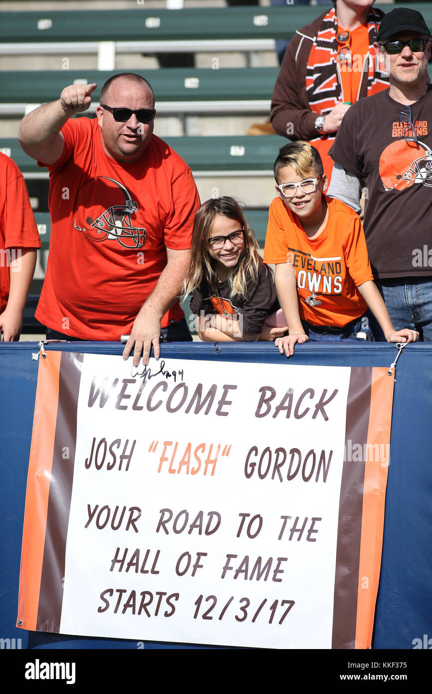 Carson, CA. 03rd Dec, 2017. Cleveland Browns receiver Josh Gordon Pre-game before the NFL Cleveland Browns vs Los Angeles Chargers at the Stubhub Center in Carson, Ca on December 03, 2017. (Absolute Complete Photographer & Company Credit: Jevone Moore/Cal Sport Media (Network Television please contact your Sales Representative for Television usage. Credit: csm/Alamy Live News Stock Photo