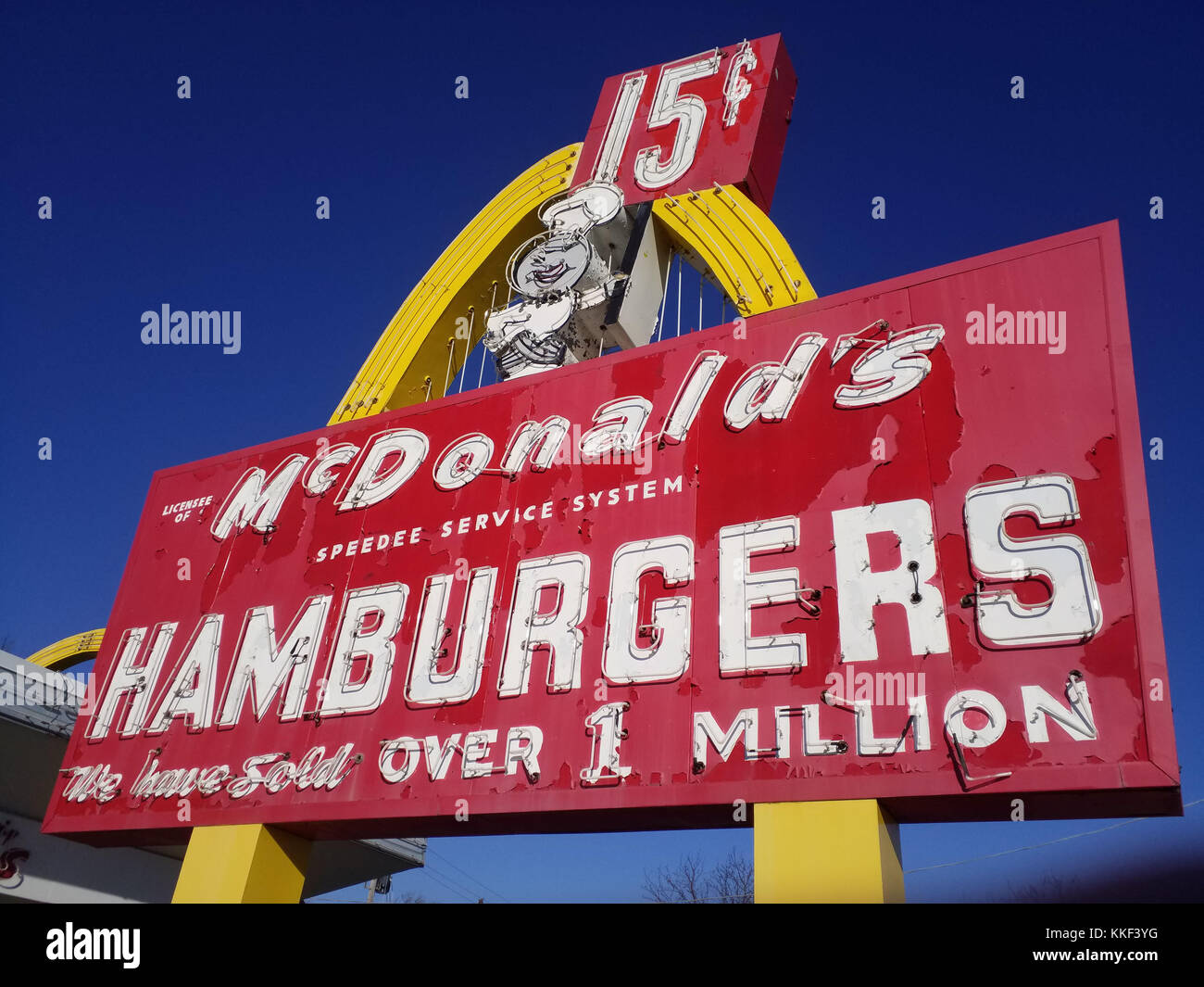 Des Plaines, USA. 2 December, 2017. Sunlight bathes a vintage McDonald ...