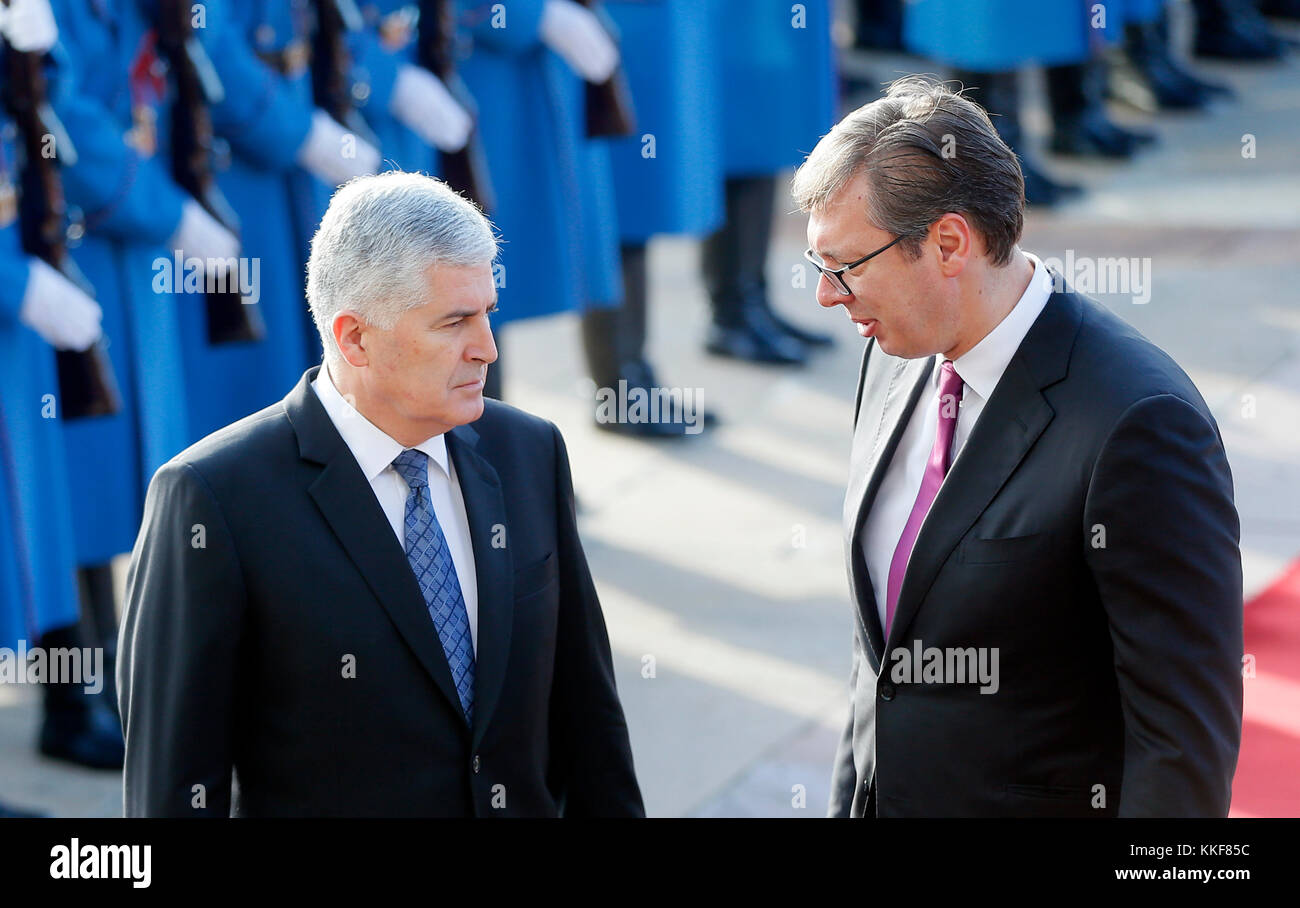 Belgrade, Chairman of the Presidency of Bosnia and Herzegovina (BiH) during a welcoming ceremony in Belgrade. 6th Dec, 2017. Serbian President Aleksandar Vucic (R) speaks with Dragan Covic, Chairman of the Presidency of Bosnia and Herzegovina (BiH) during a welcoming ceremony in Belgrade, Serbia on Dec. 6, 2017. Credit: Predrag Milosavljevic/Xinhua/Alamy Live News Stock Photo