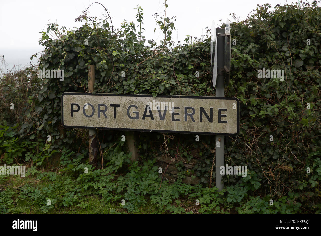 Port Gaverne road sign Stock Photo
