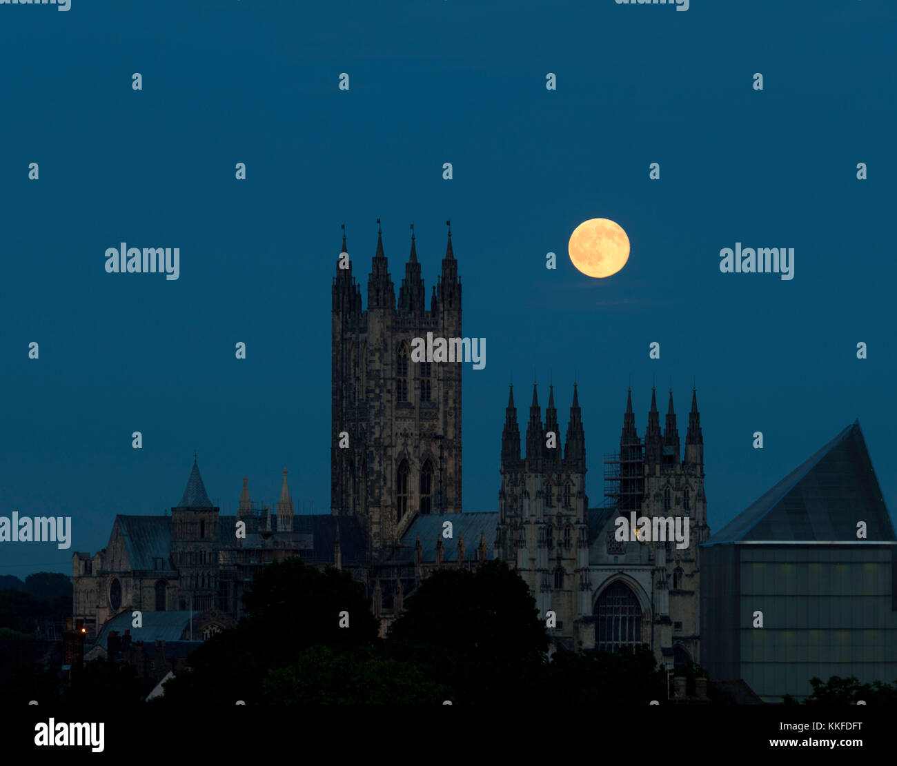 Strawberry moon hires stock photography and images Alamy