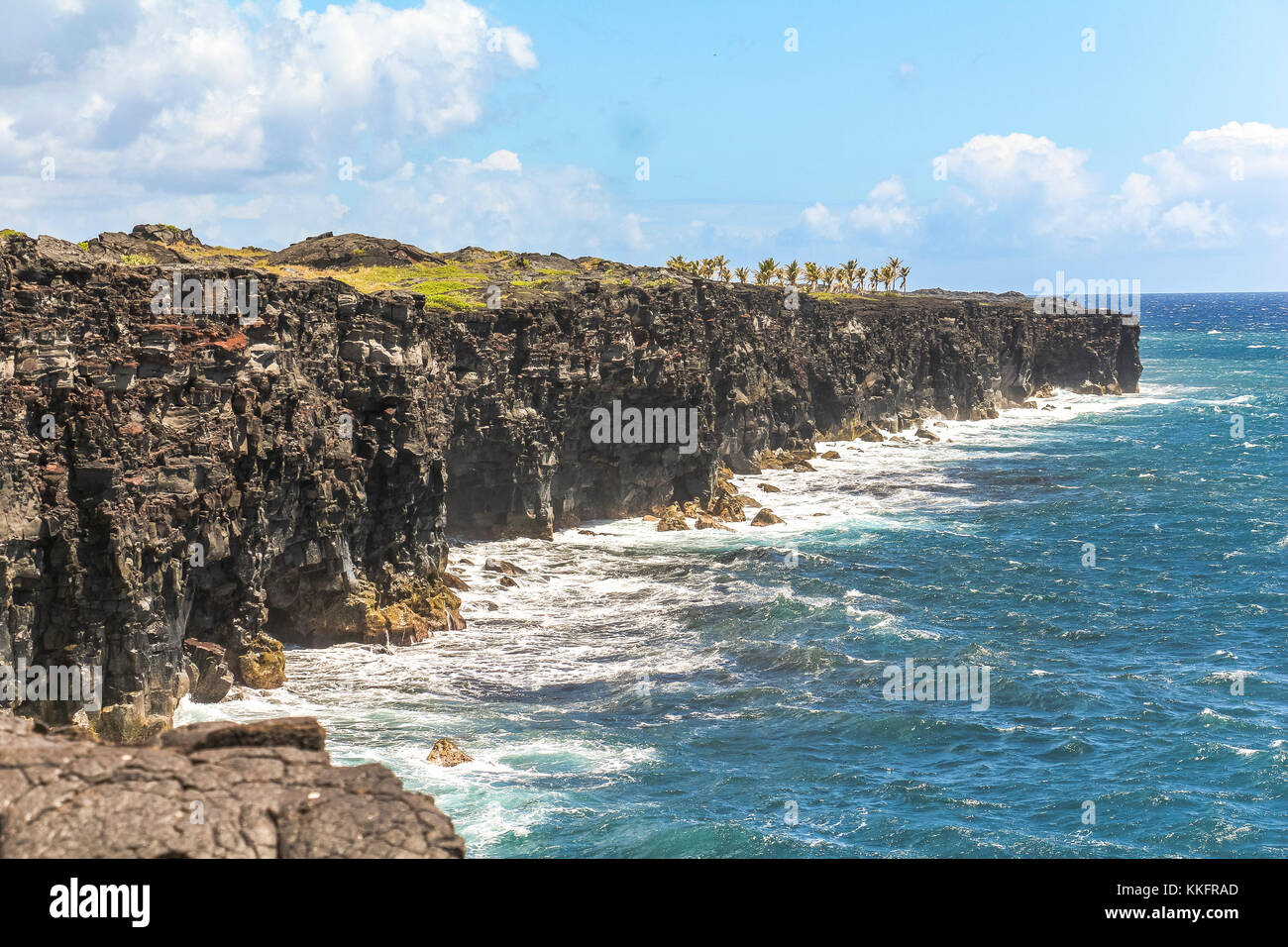 View on lava coast landscape, volcano national park, Hawaii Big Island ...