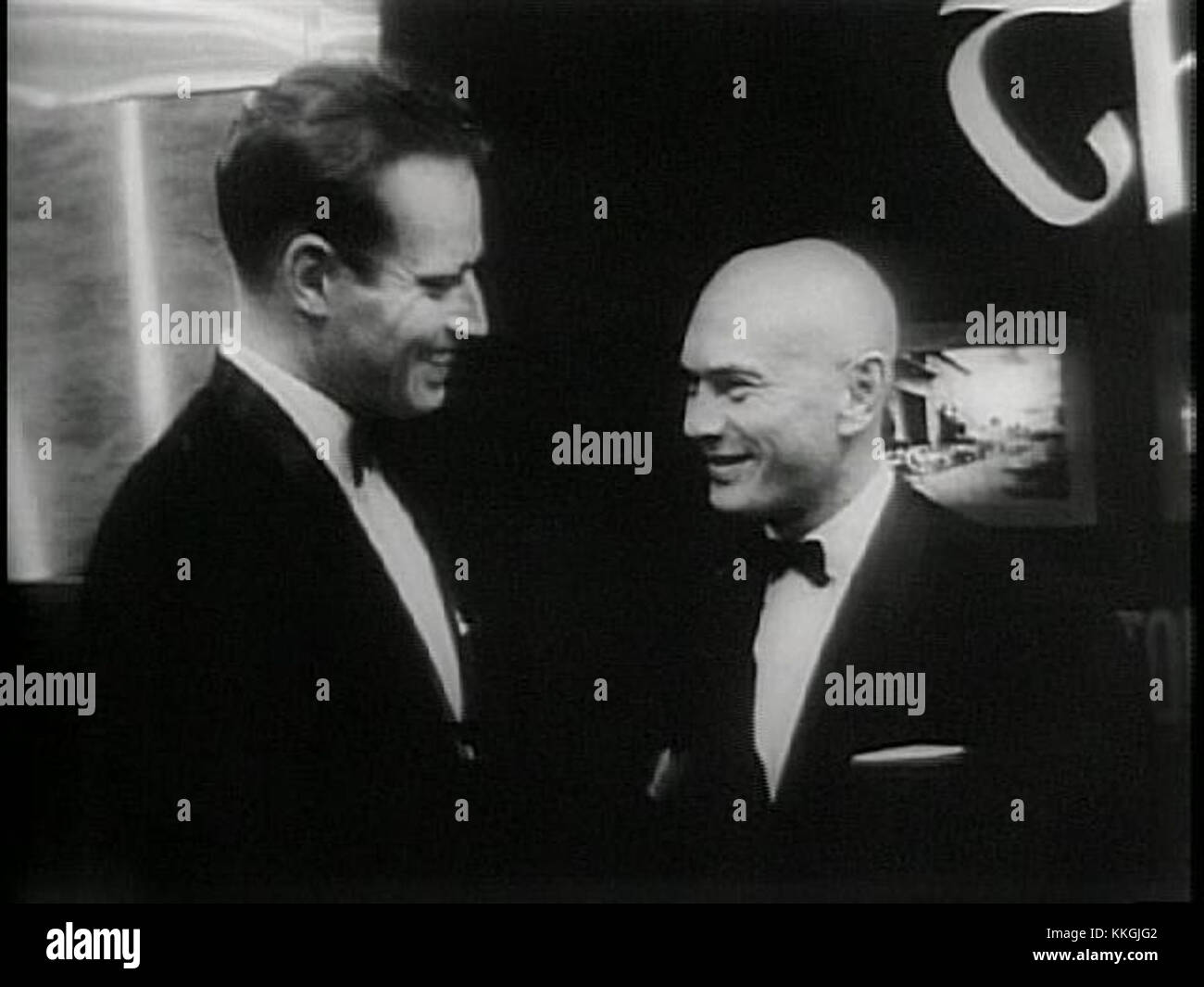 Charlton Heston and Yul Brynner at the New York premiere of The Ten Commandments Stock Photo