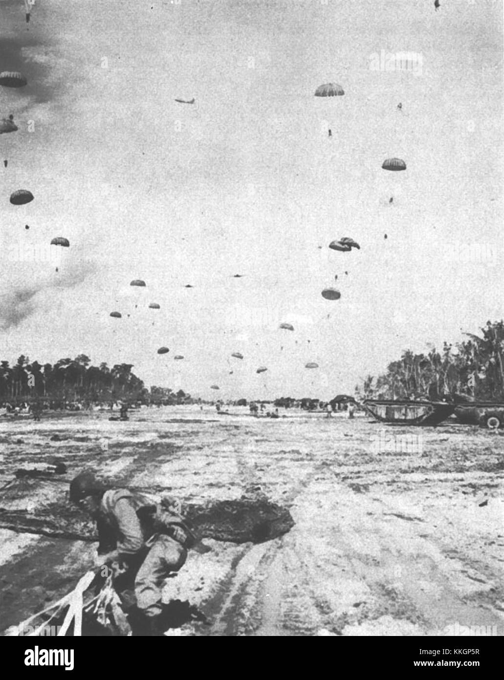 PARATROOPERS LANDING ON NOEMFOOR Stock Photo Alamy