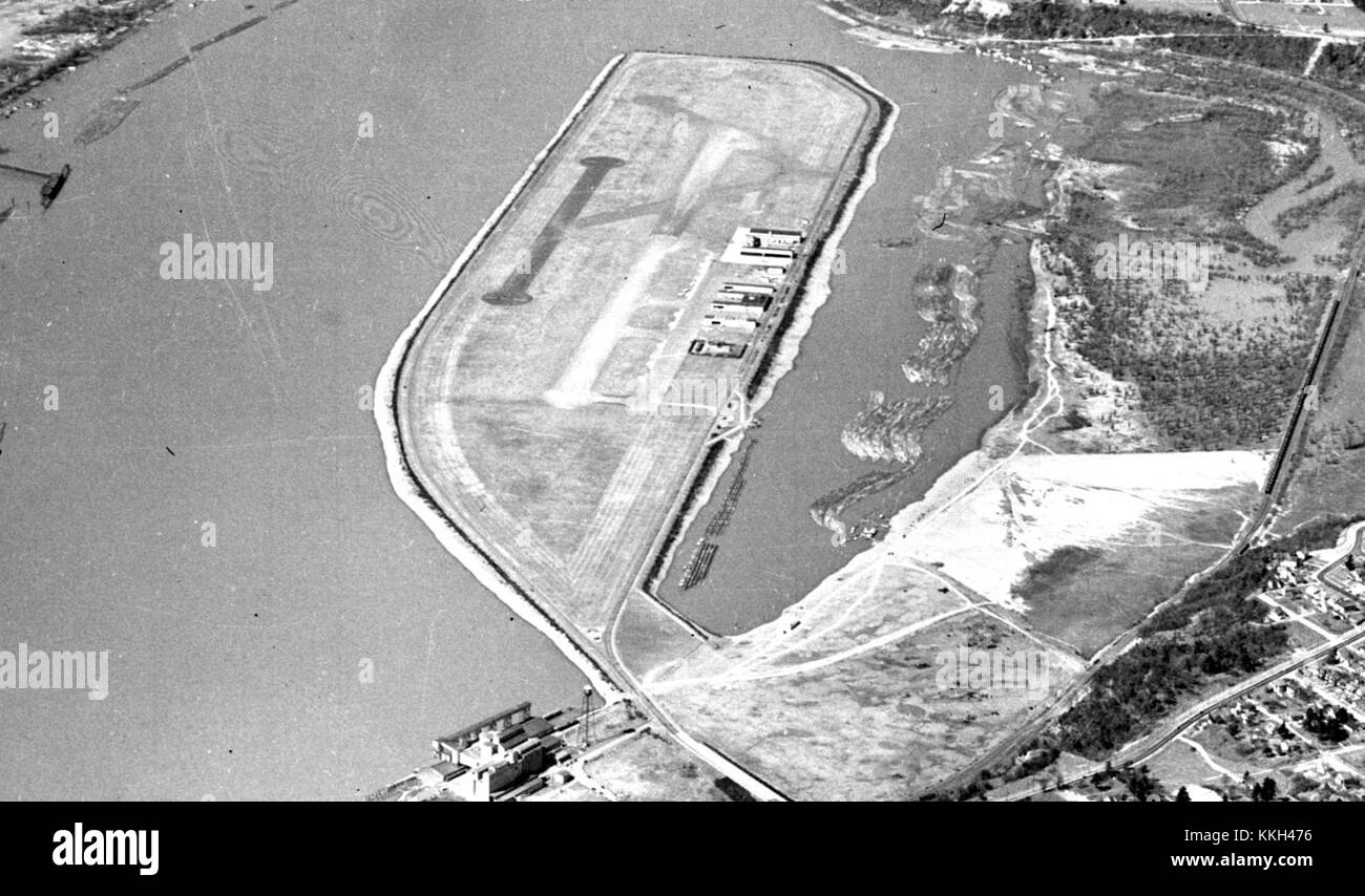 Aerial of Swan Island Municipal Airport (1 Stock Photo Alamy