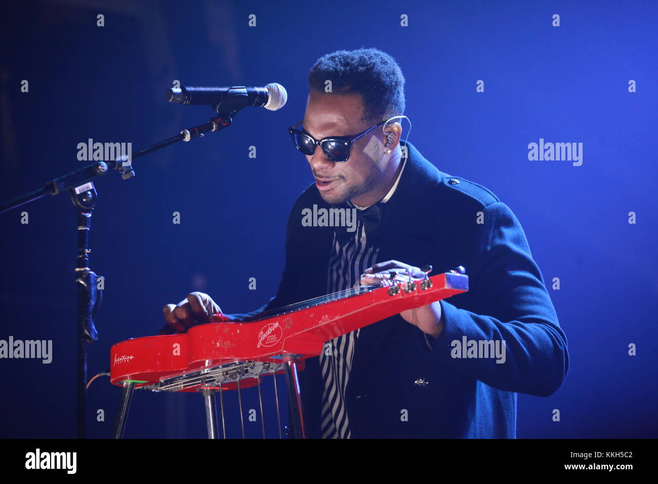 NEW YORK, NY - NOVEMBER 29: Robert Randolph at America Salutes You and ...