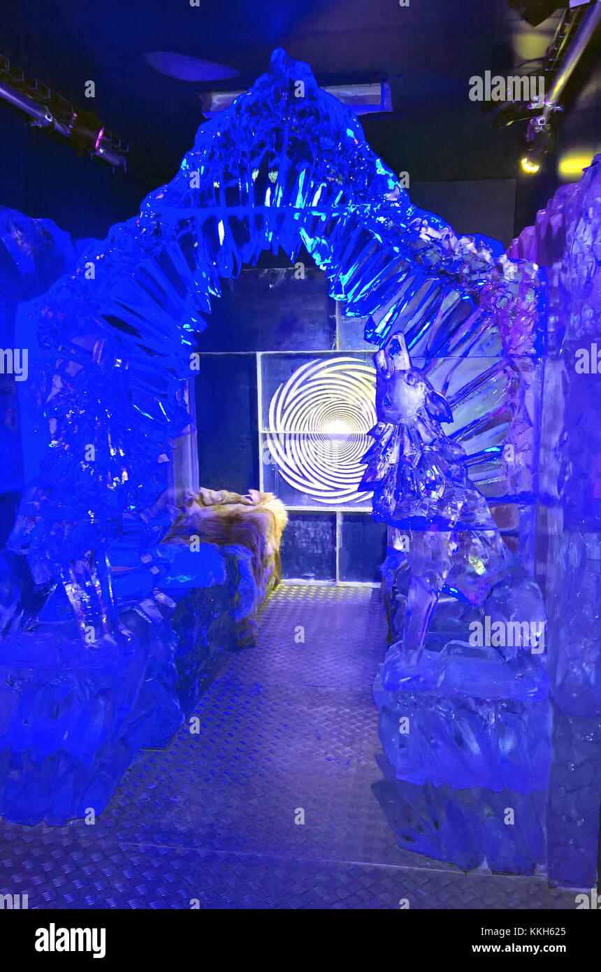 London, UK. 30th Nov, 2017. VIP launch of urban alpine resort, Eis Haus