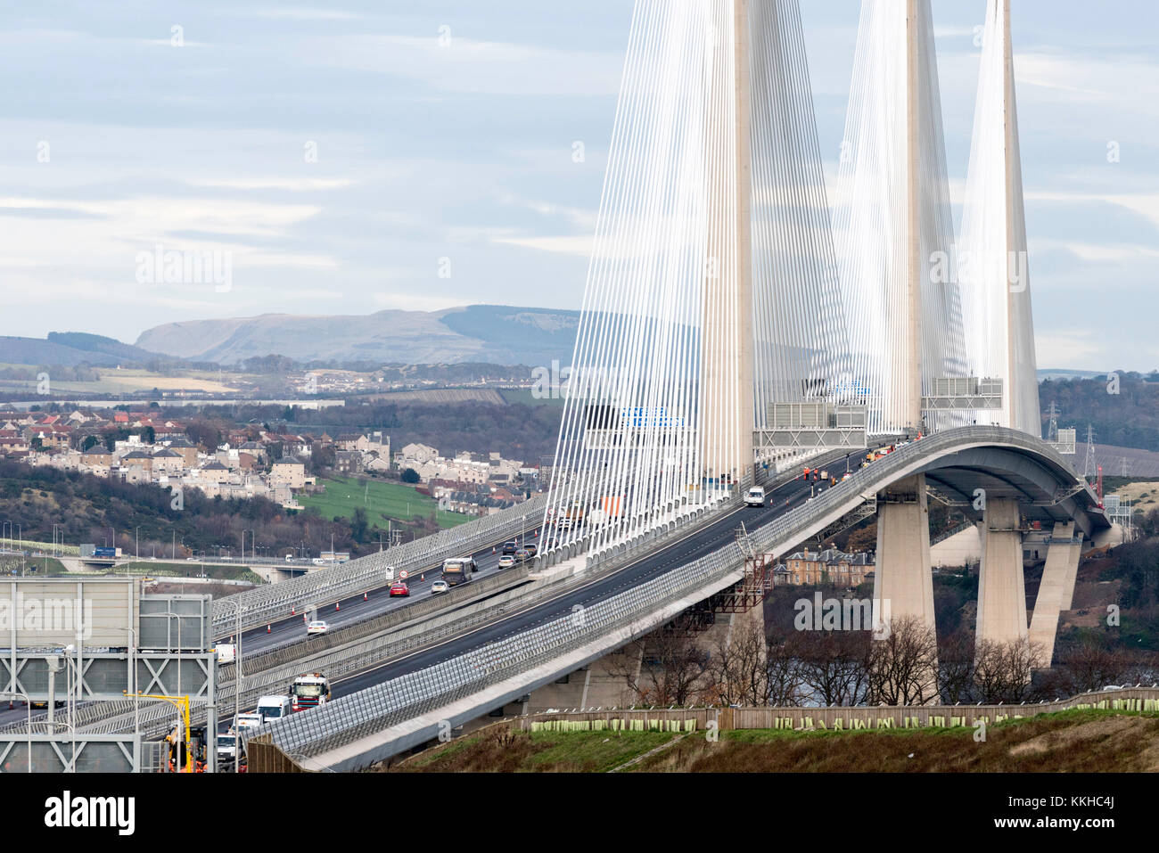 South Queensferry, United Kingdom. 1st Dec, 2017. Southbound carriageway of new Queensferry Bridge is closed to allow emergency repairs to the carriageway. Southbound traffic from Fife is being diverted over the adjacent Forth Road Bridge which has been opened temporarily to traffic. Remedial snagging work to the Queensferry Bridge is expected to take 10 months. Credit: Iain Masterton/Alamy Live News Stock Photo