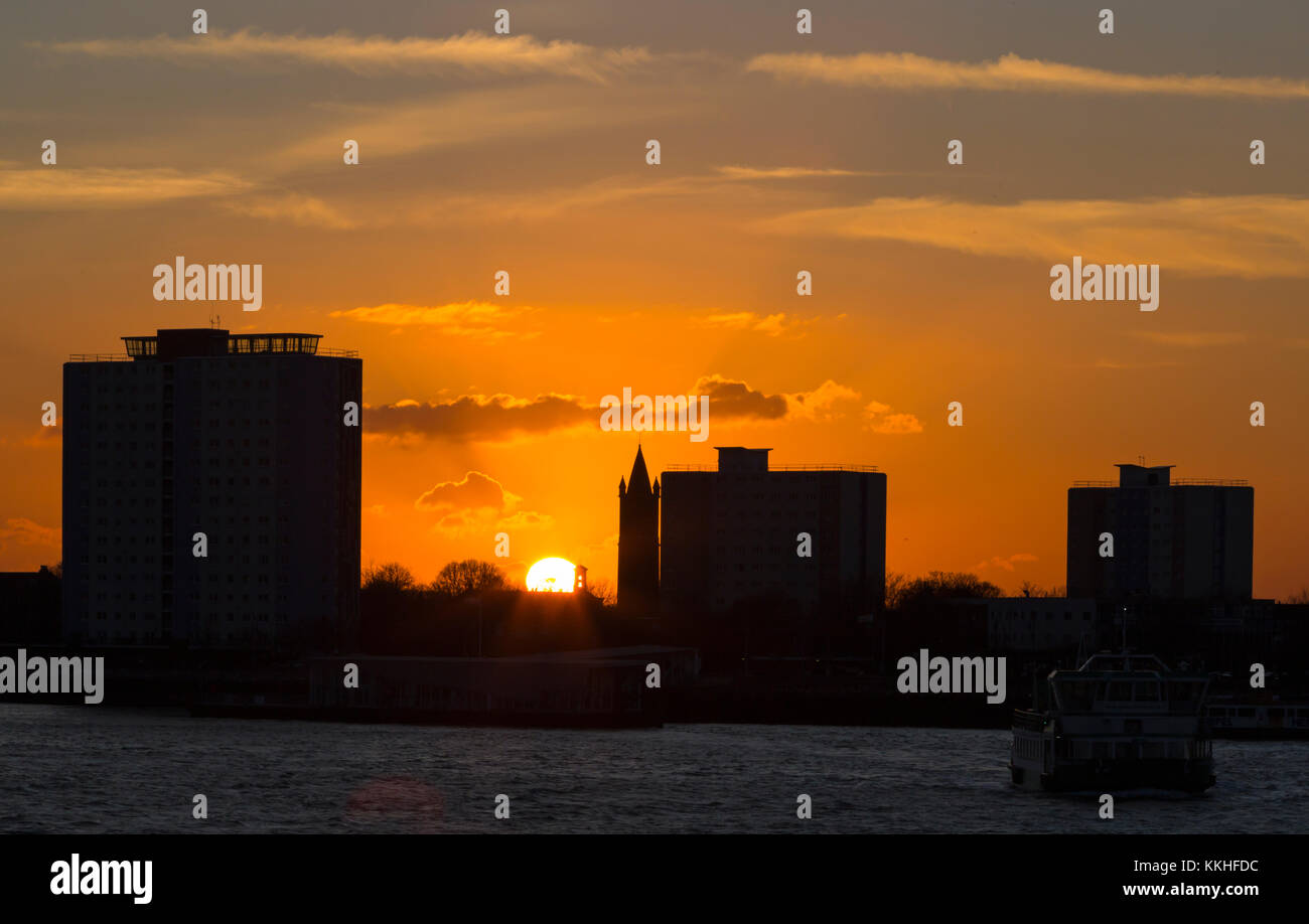 Block Flats Apartments Gosport Hi-res Stock Photography And Images - Alamy