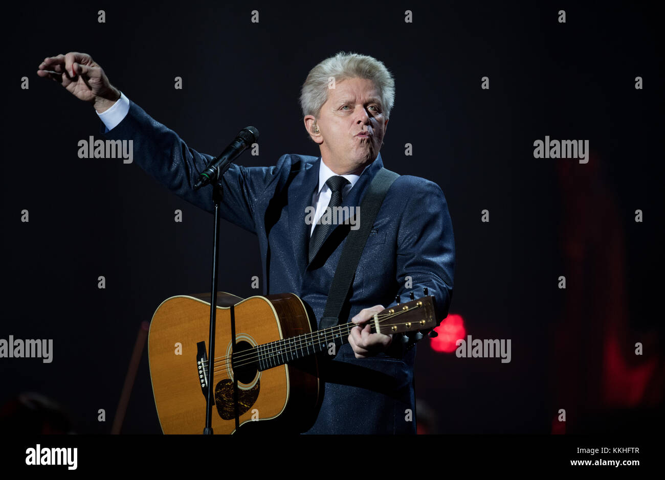Hamburg, Germany. 1st Dec, 2017. US singer Peter Cetera performs on