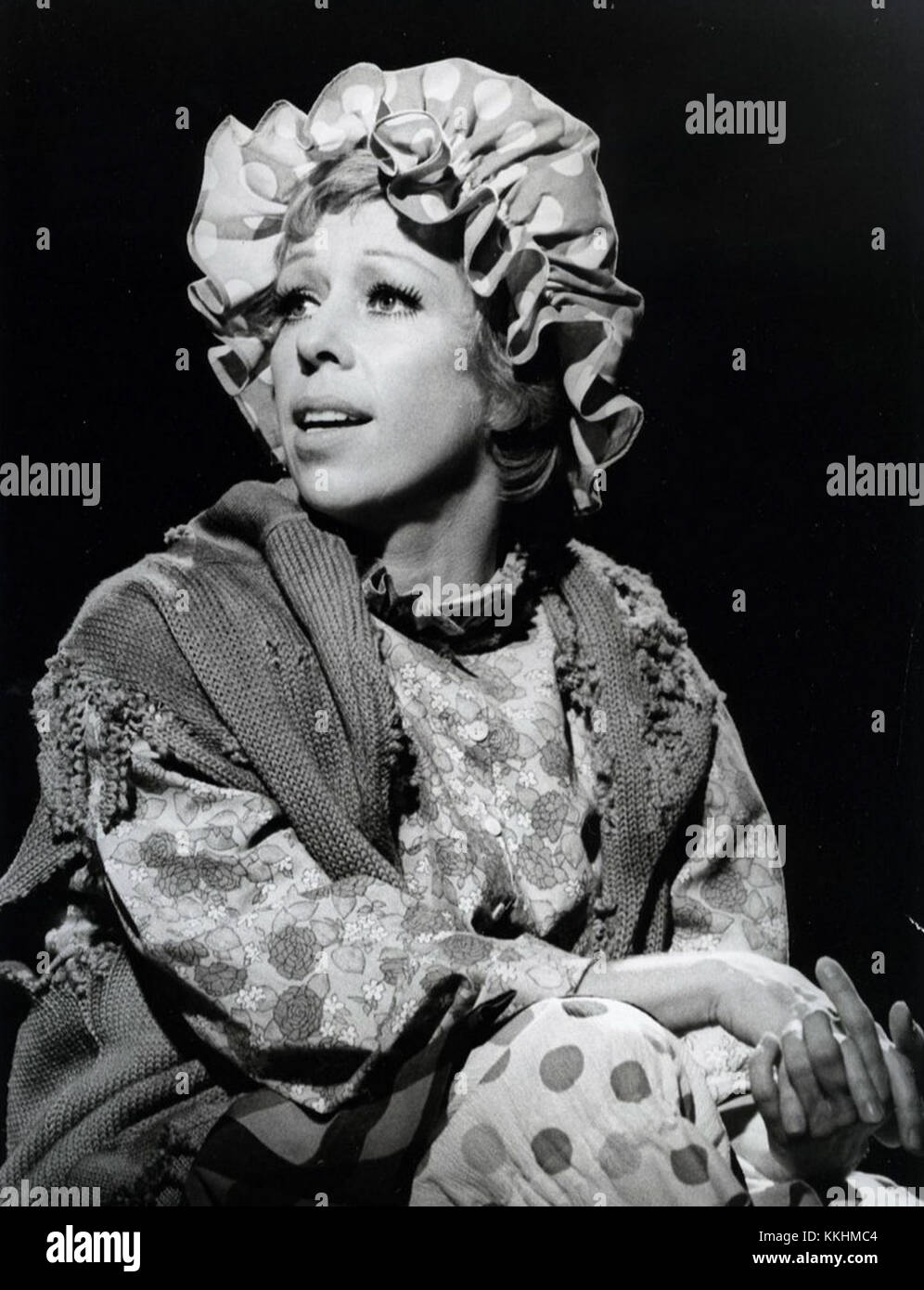 Carol Burnett charwoman character 1974 Stock Photo