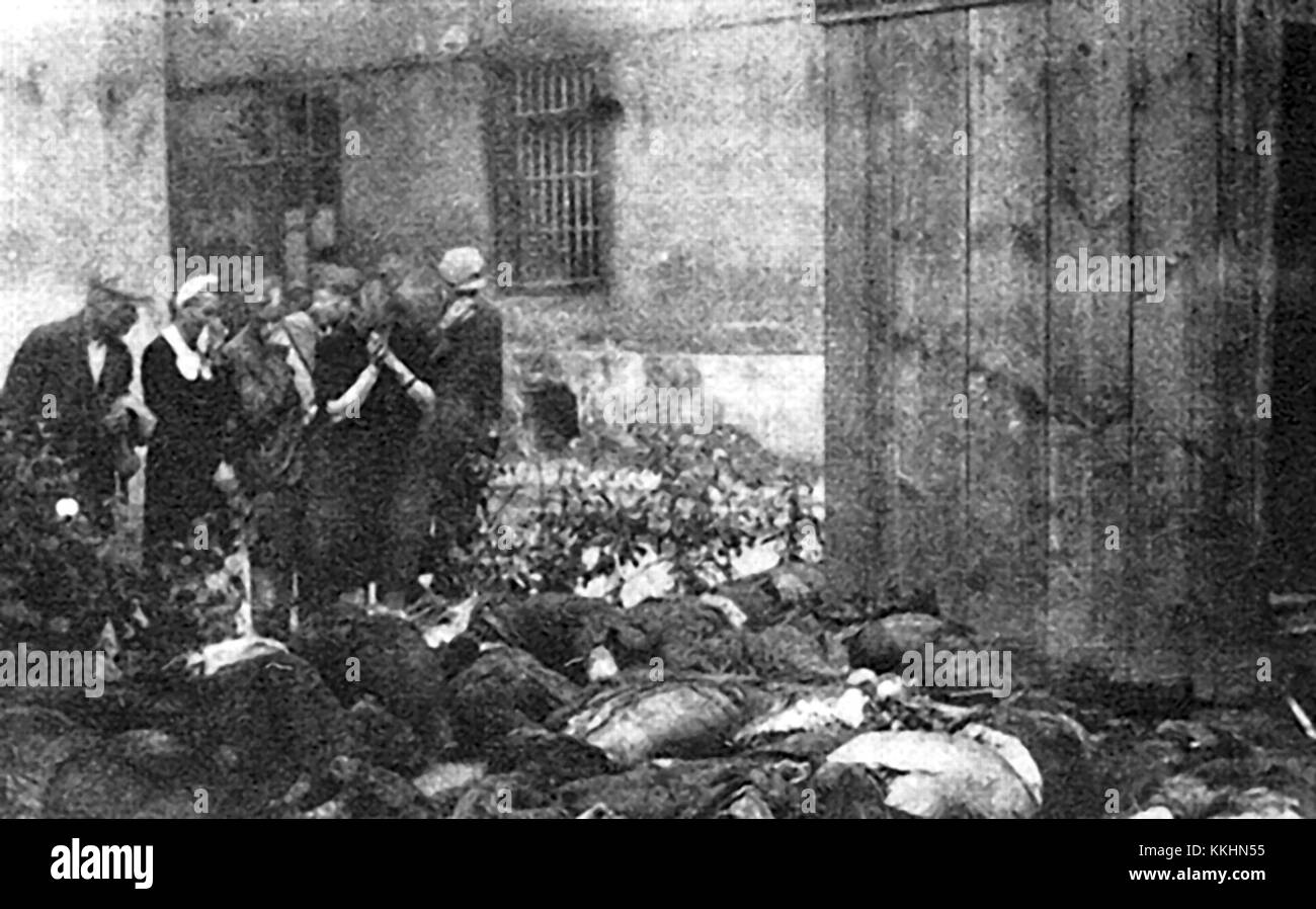 Victims of Soviet NKVD in Lvov, June 1941 Stock Photo