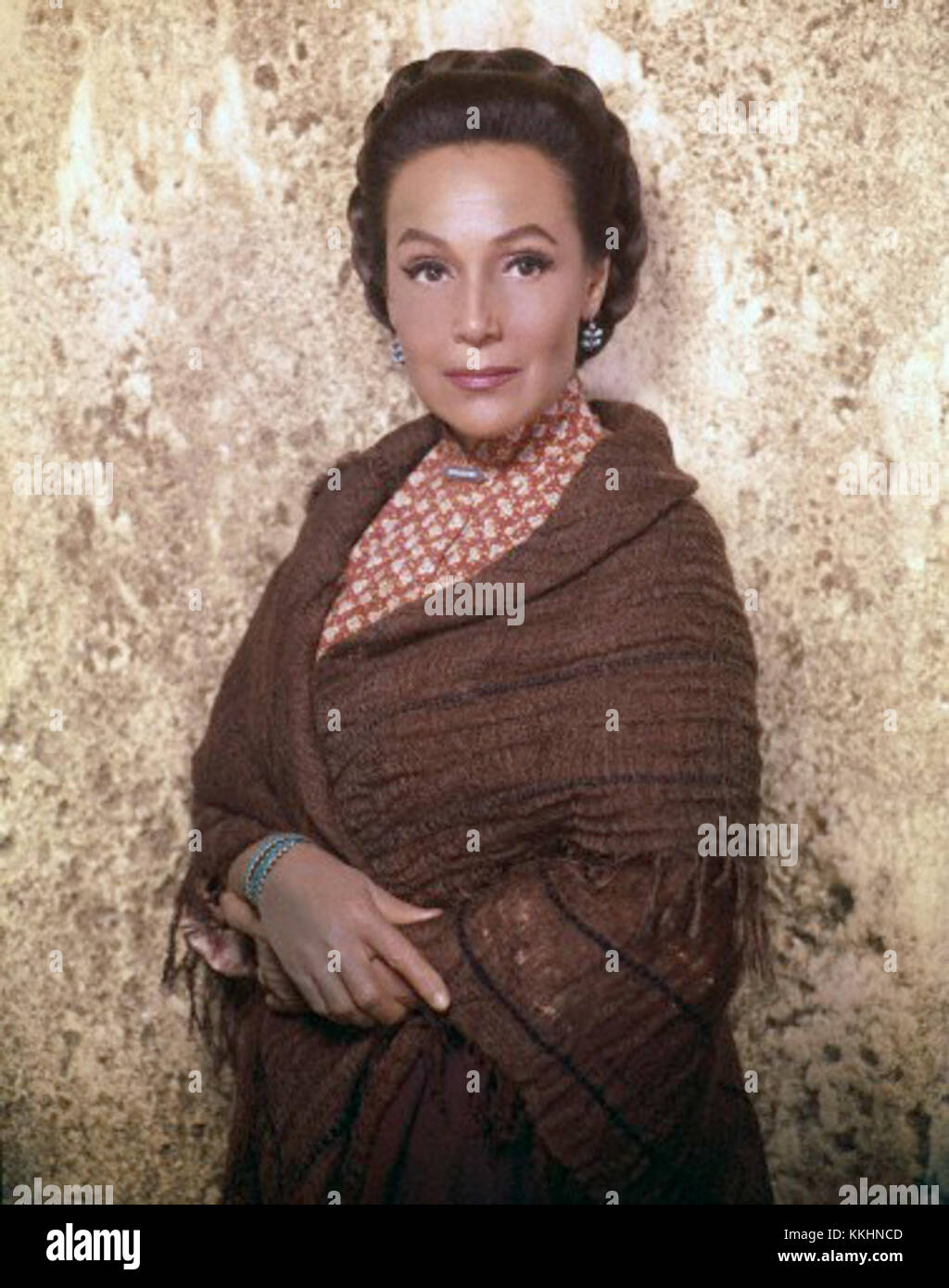 Dolores Del Rio Mexican Actress Hi Res Stock Photography And Images Alamy 1960 California Usa Dolores Del Rio Promoting The Movie Flaming Star KKHNCD