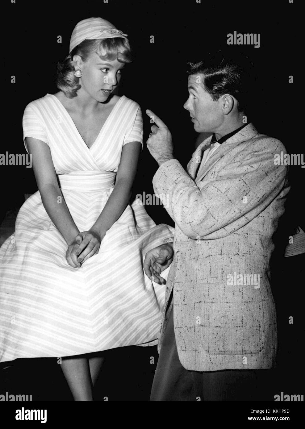 Jana Lund appeared on 'The Johnny Carson Show' in 1955, showcasing her acting skills and engaging with the host during the live television broadcast. Lund was known for her roles in film and television during the 1950s and 1960s, and her appearance on Carson's show marked a significant moment in her career, contributing to her fame in Hollywood. Stock Photo