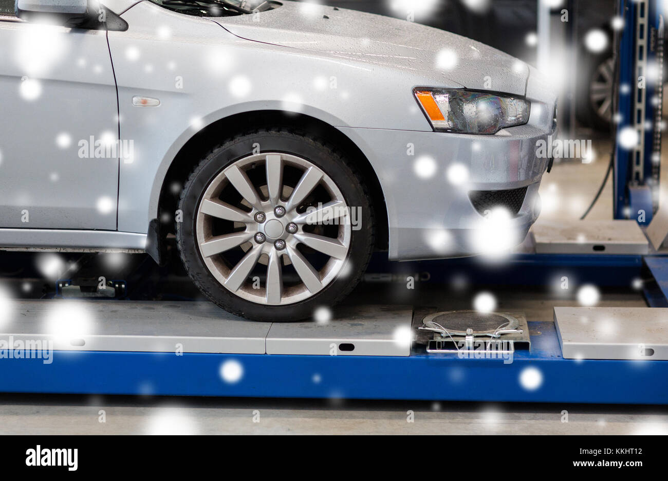 Automotive lift hi-res stock photography and images - Alamy