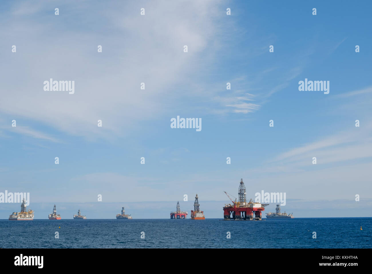 offshore drilling ships and platform on horizon Stock Photo