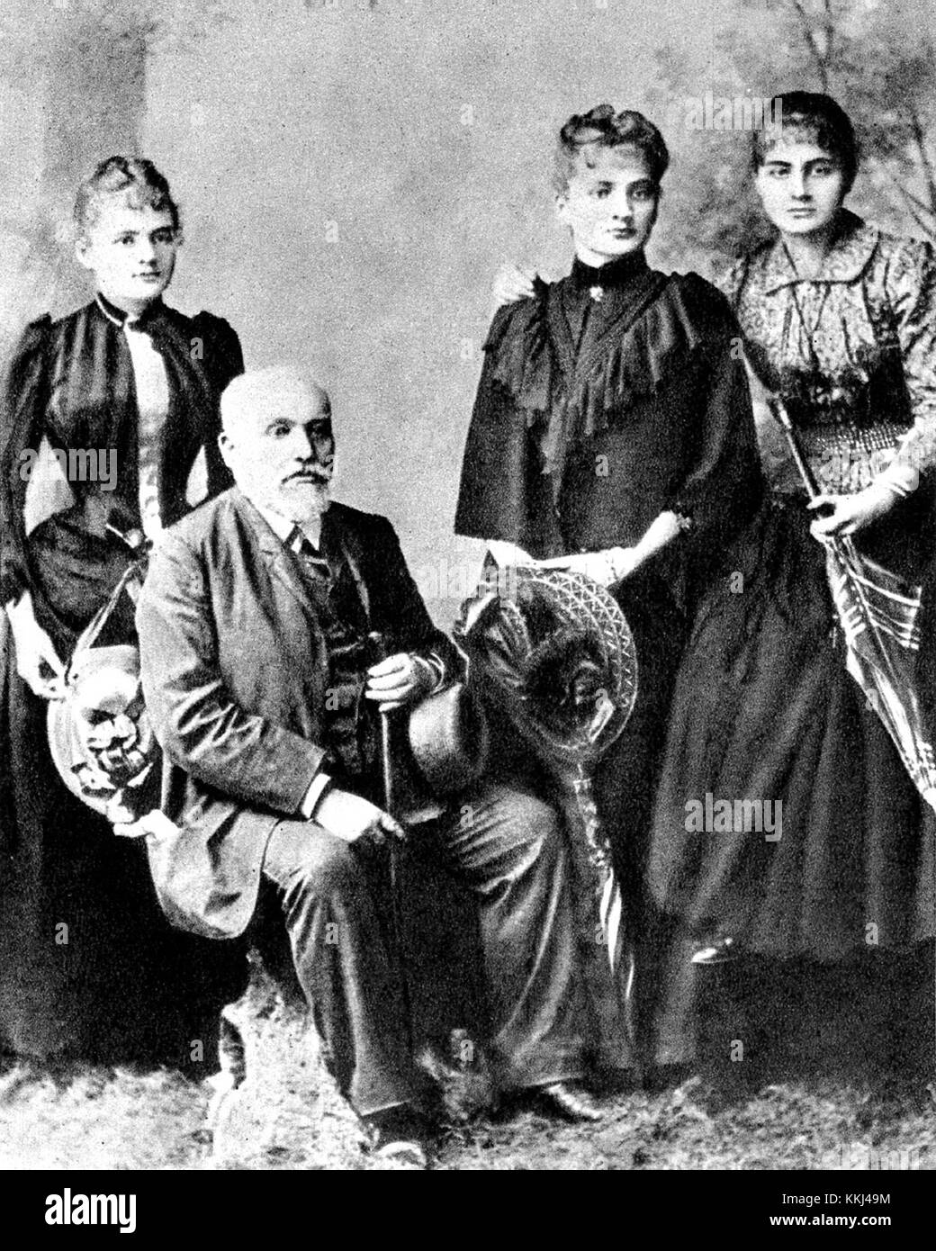 Sklodowski Family Wladyslaw and his daughters Maria Bronislawa Helena Stock Photo