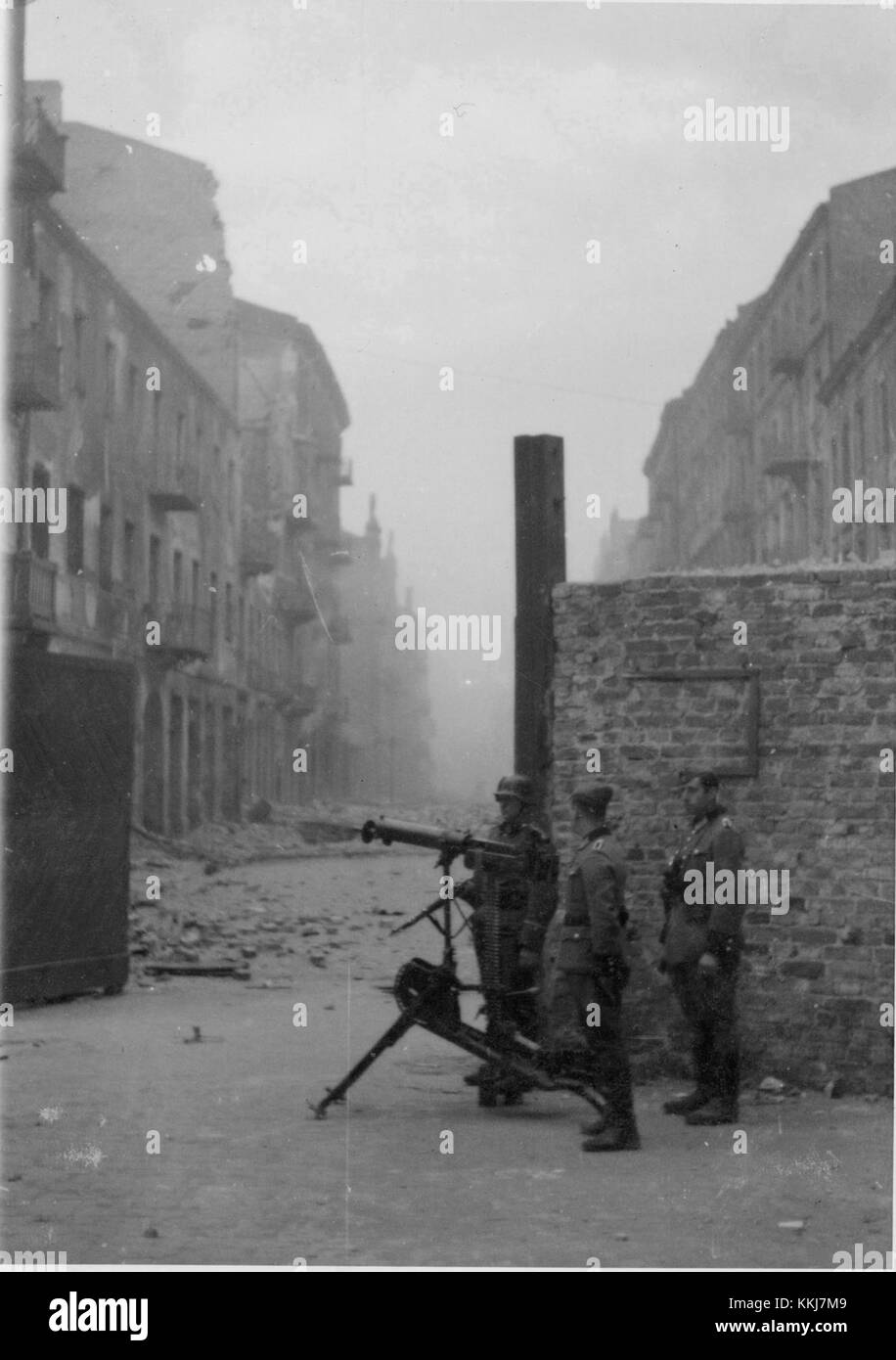 Stroop Report 2/4 Record Group 038 United States Counsel for the Prosecution of Axis Criminality; United States Exhibits, 1933-46 HMS Asset Id: HF1-88454435 ReDiscovery Number: 06315 Warsaw ghetto uprising German sentries Stock Photo
