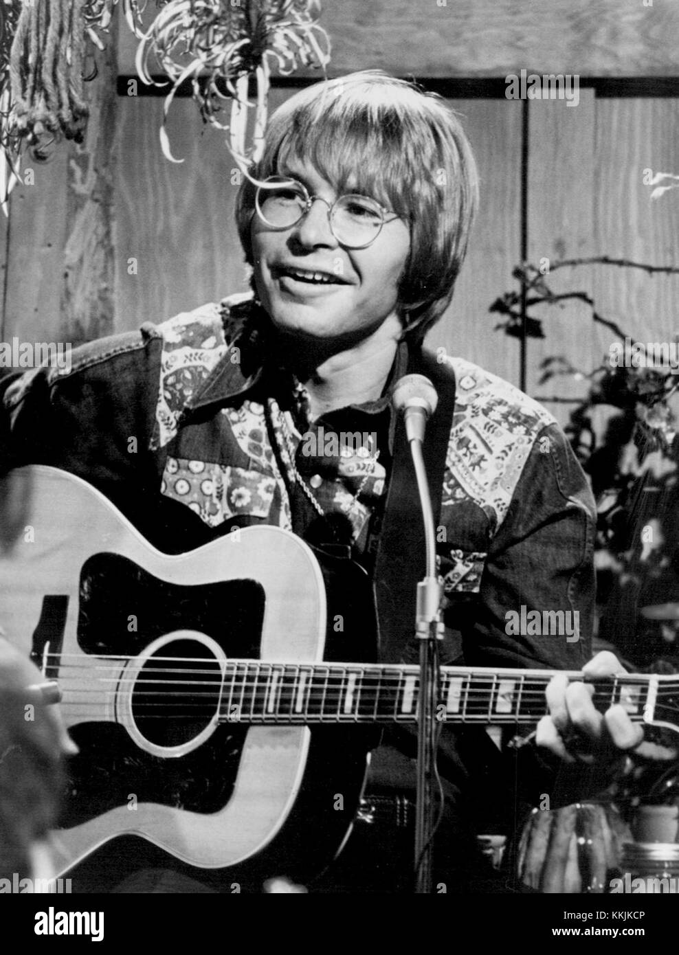 John Denver 1975 Stock Photo - Alamy