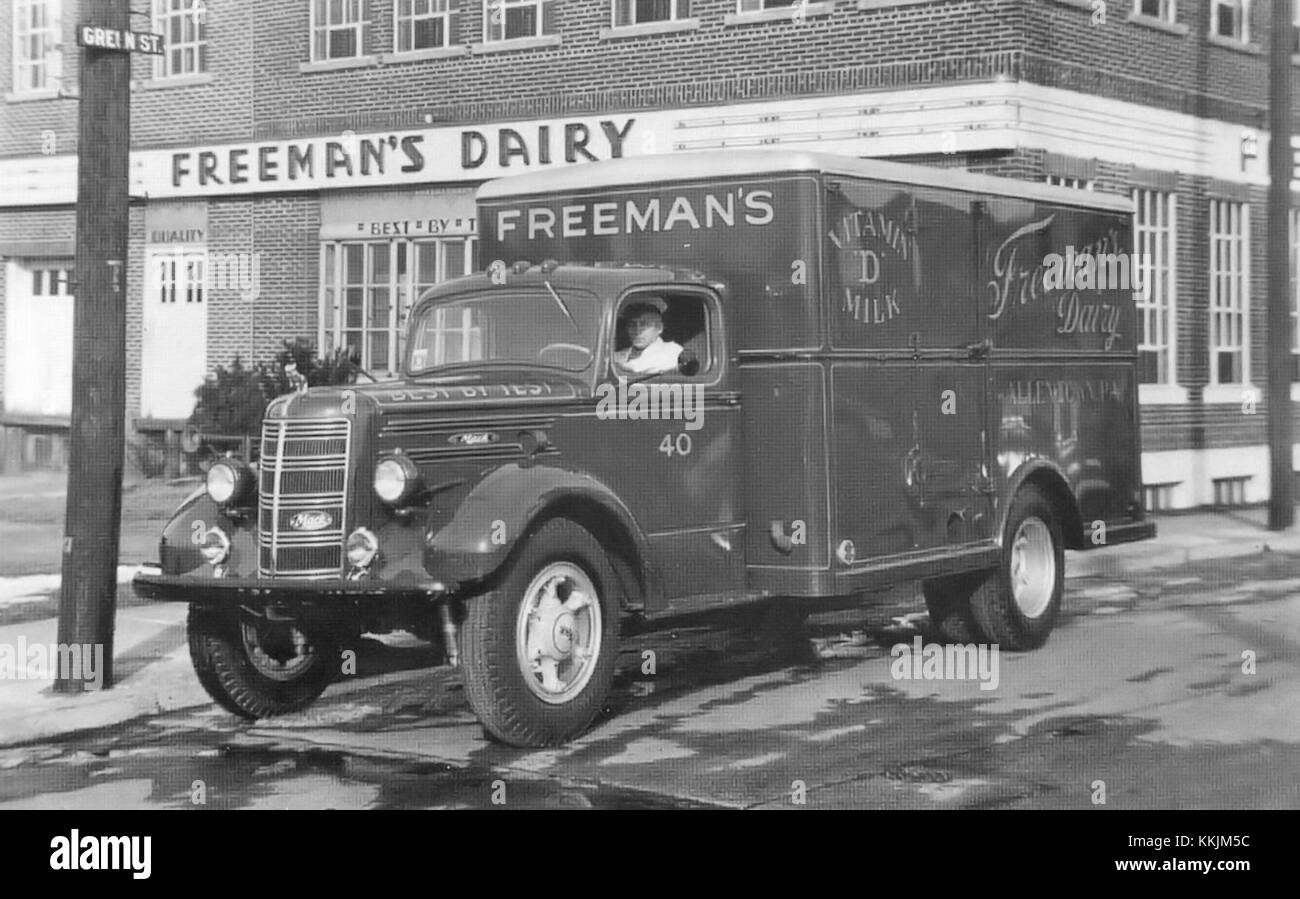 1950 Freemans Dairy Delivery Truck Stock Photo Alamy