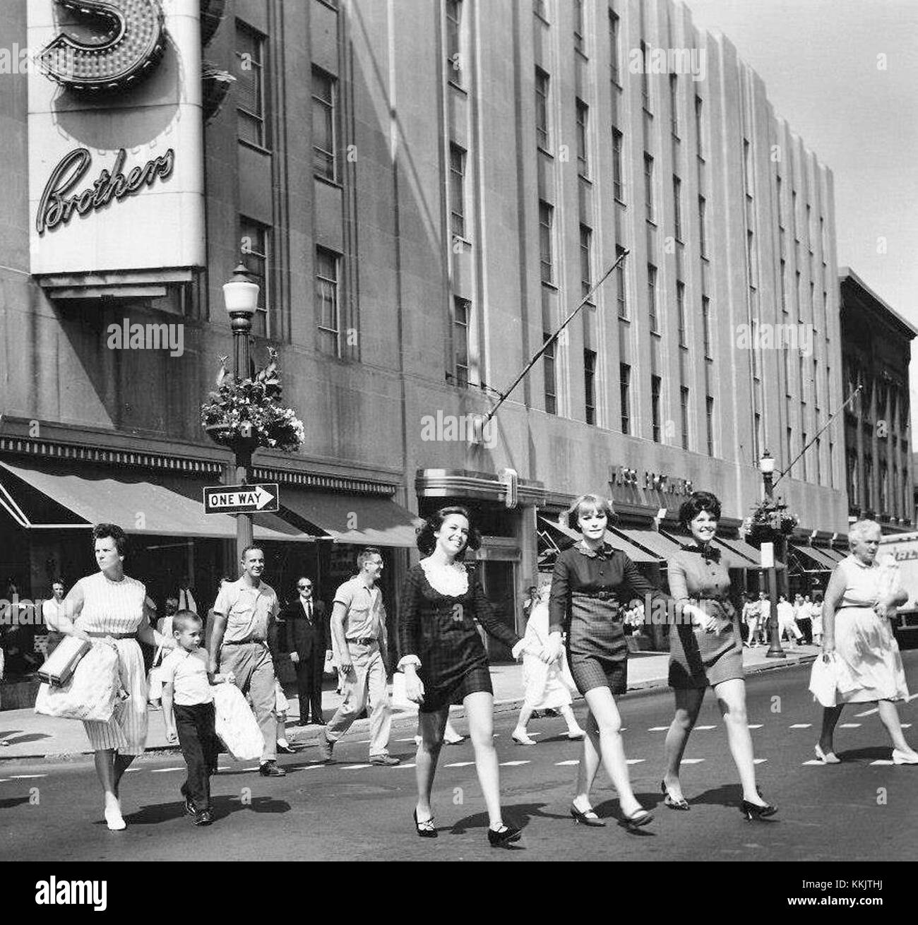 1965 Hess Brothers Department Store Models Crossing Hamilton Street