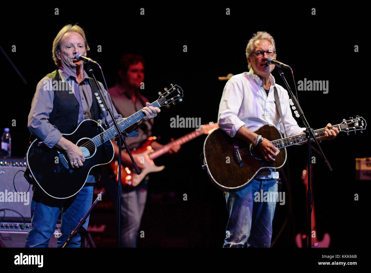 HOLLYWOOD, FL NOVEMBER 12 Dewey Bunnell, Gerry Beckley of America