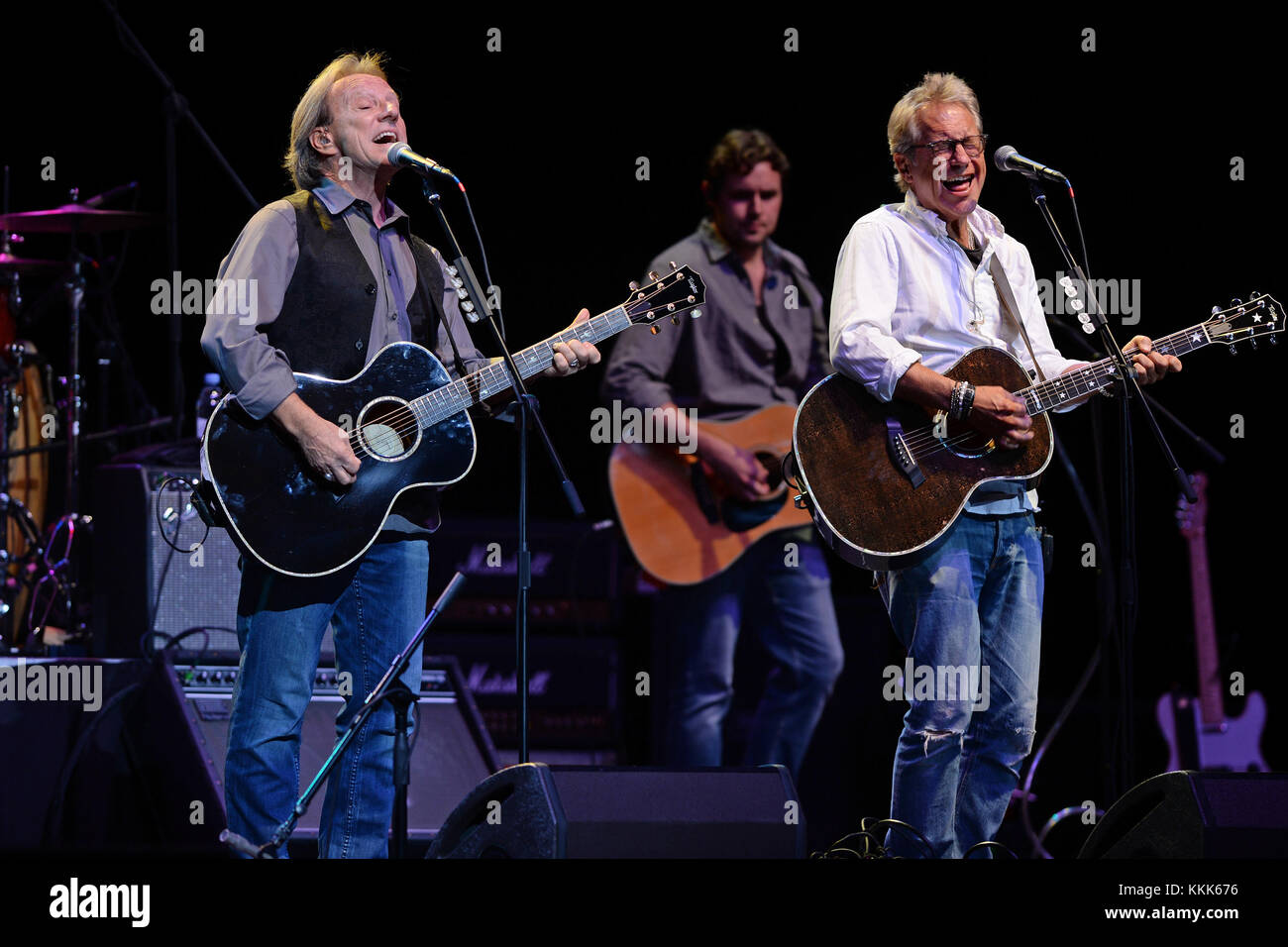 HOLLYWOOD, FL NOVEMBER 12 Dewey Bunnell, Gerry Beckley of America