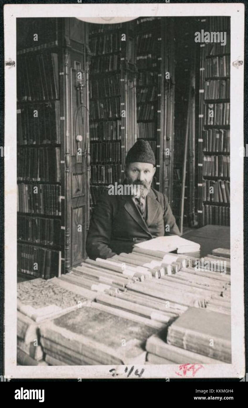 Khaykl Lunski in the Strashun Library in Vilnius Stock Photo - Alamy