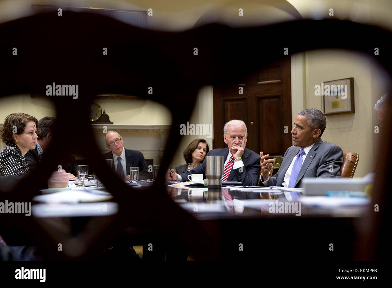 President Barack Obama convenes a meeting with Vice President Joe Biden on college ratings in the Roosevelt Room of the White House, April 1, 2015. Seated with them from left are Cecilia Muñoz, Domestic Policy Council Director; James Kvaal, Domestic Policy Council Deputy Director; Education Undersecretary Ted Mitchell and Treasury Deputy Secretary Sarah Bloom Raskin. (Official White House Photo by Pete Souza)  This official White House photograph is being made available only for publication by news organizations and/or for personal use printing by the subject(s) of the photograph. The photogra Stock Photo