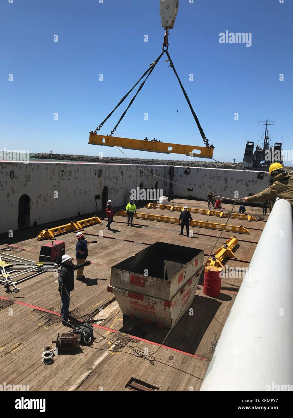 COMODORO RIVADAVIA, Argentina (Nov. 23, 2017) Undersea Rescue Command (URC) and Argentine construction workers prepare the motor vessel Sophie Siem for the installation of the Submarine Rescue Diving and Recompression System (SRDRS) which operates the deep diving rescue vehicle, the Pressurized Rescue Module (PRM). Undersea Rescue Command, the U.S. Navy's only submarine rescue unit, mobilized to support the Argentine government's search and rescue efforts for the Argentine Navy diesel-electric submarine ARA San Juan. (U.S. Navy photo by Lt. Karl Schonberg/Released) Stock Photo