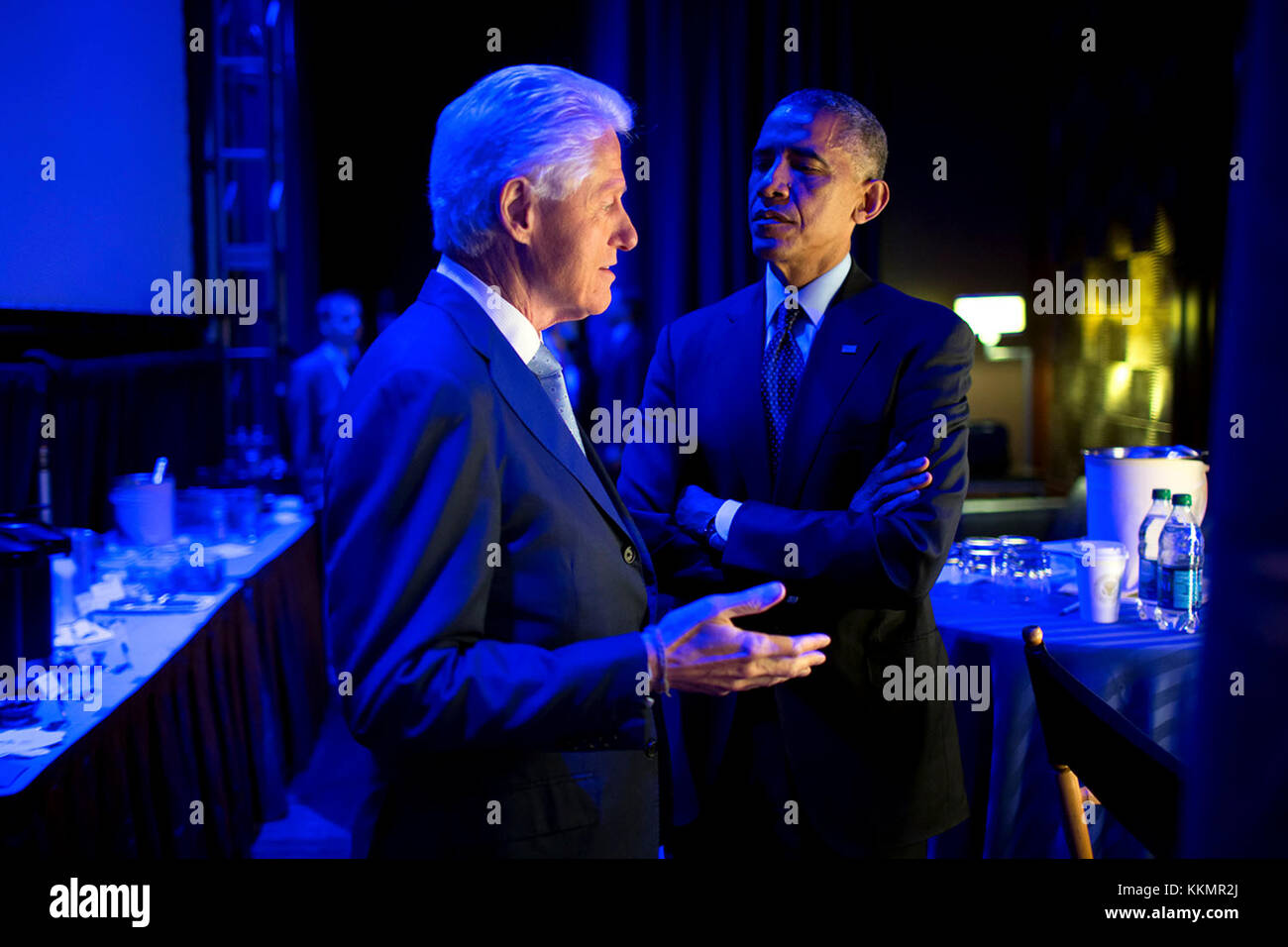President Barack Obama speaks with former President Bill Clinton ...
