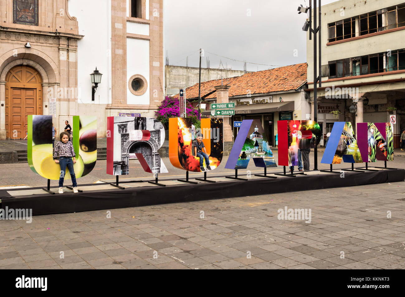 People pose in front of giant letters at Plaza Morelos in Uruapan, Michoacan,  Mexico Stock Photo - Alamy