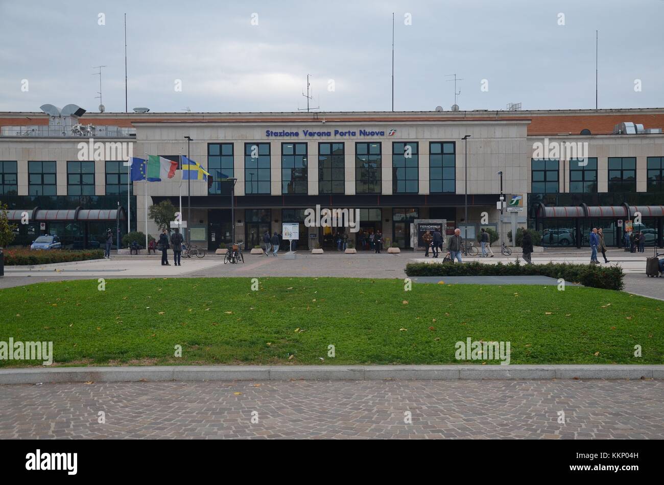 Historical town of Verona (Veneto, Italy): the Train Station Verona-Porta  Nuova Stock Photo - Alamy