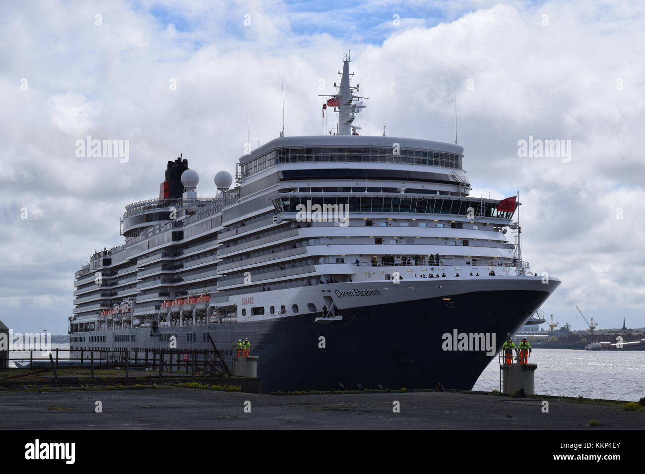 Queen Elizabeth Cunard Cruise Liner Liverpool Stock Photo