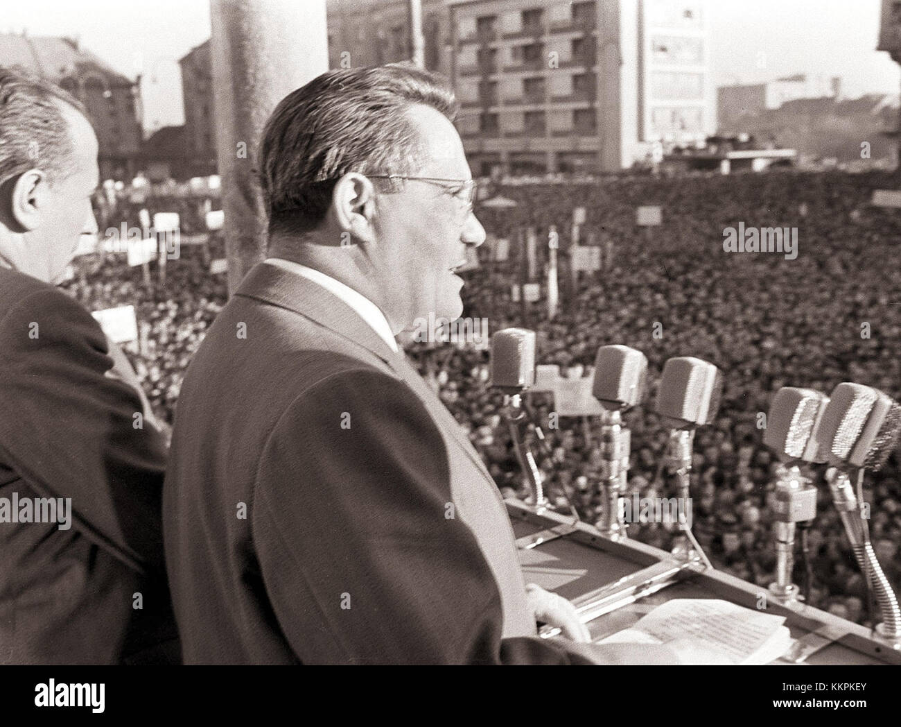 Govor Edvarda Kardelja na zborovanju ob 40 letnici ZKJ in SKOJ v Mariboru  1959 Stock Photo - Alamy